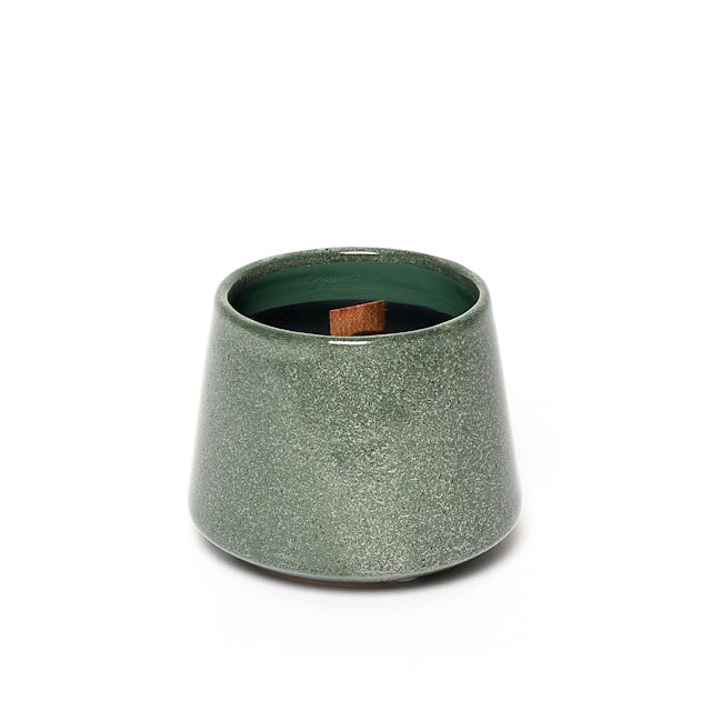 Paju_Slug_candle_green_Paju_ScentedCandles