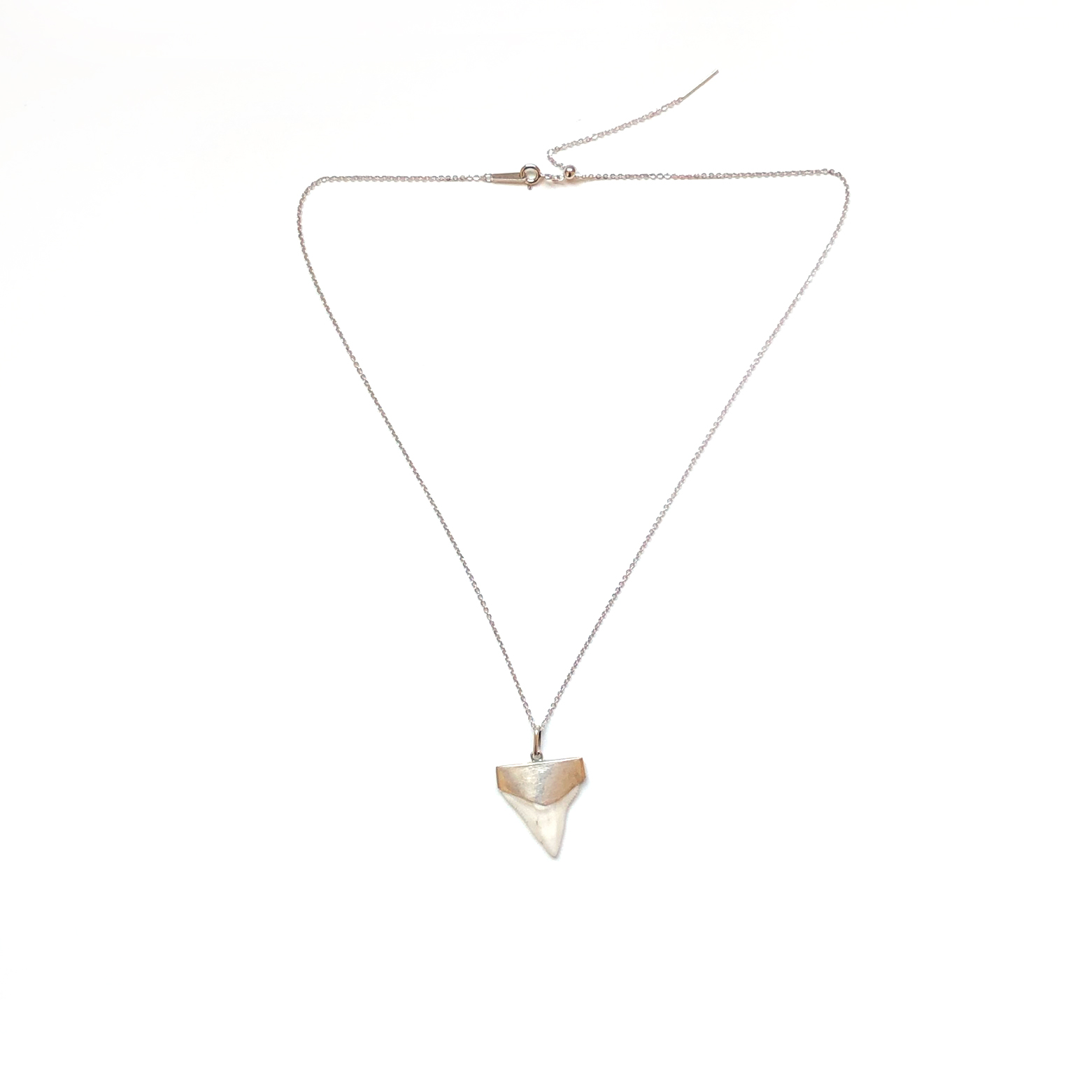 Sharktooth_Necklace_Silver_Nilu_1