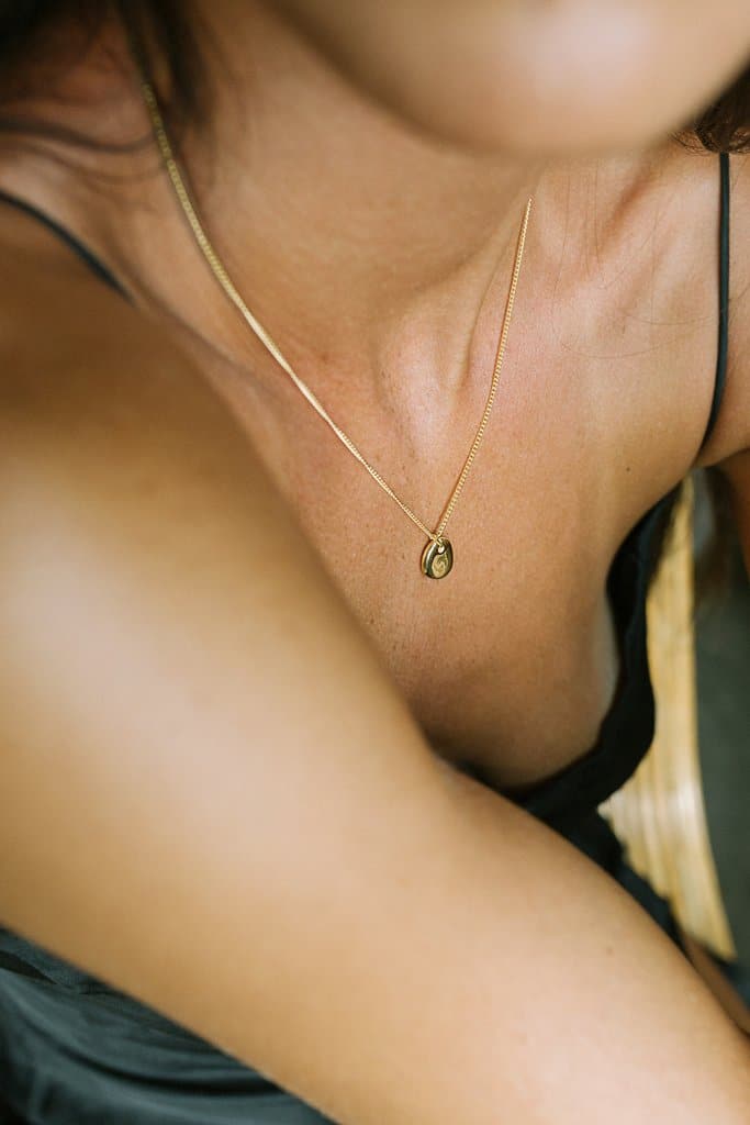 wildthings-pebble-necklace-gold_1