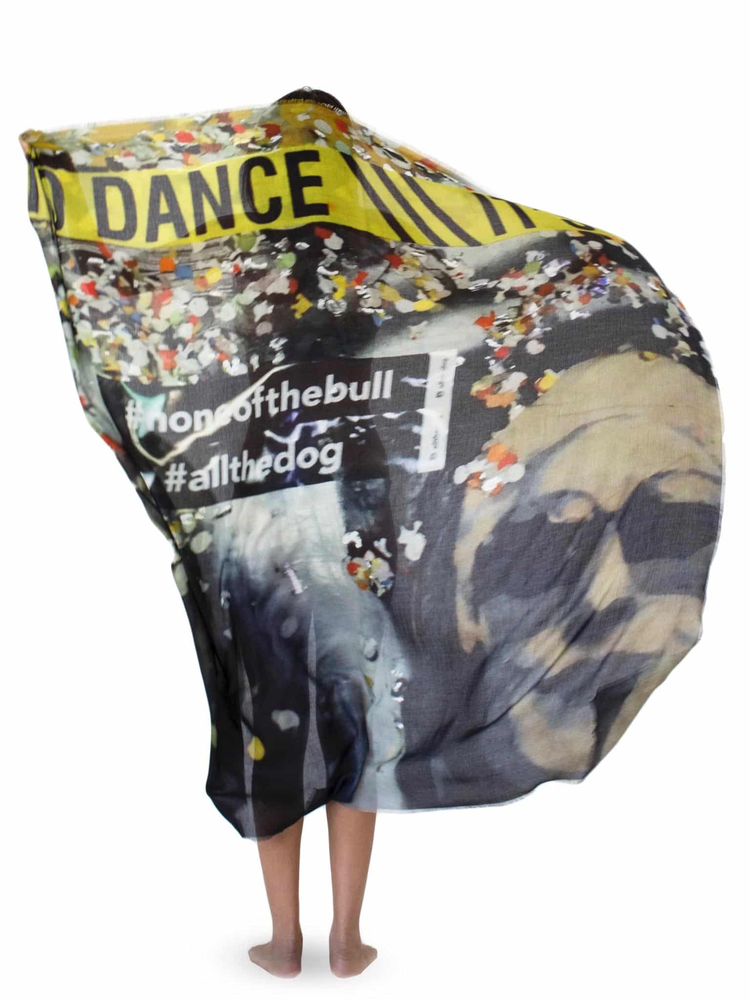 Walldog_scarf_Ela_dancing-in-berlin_1