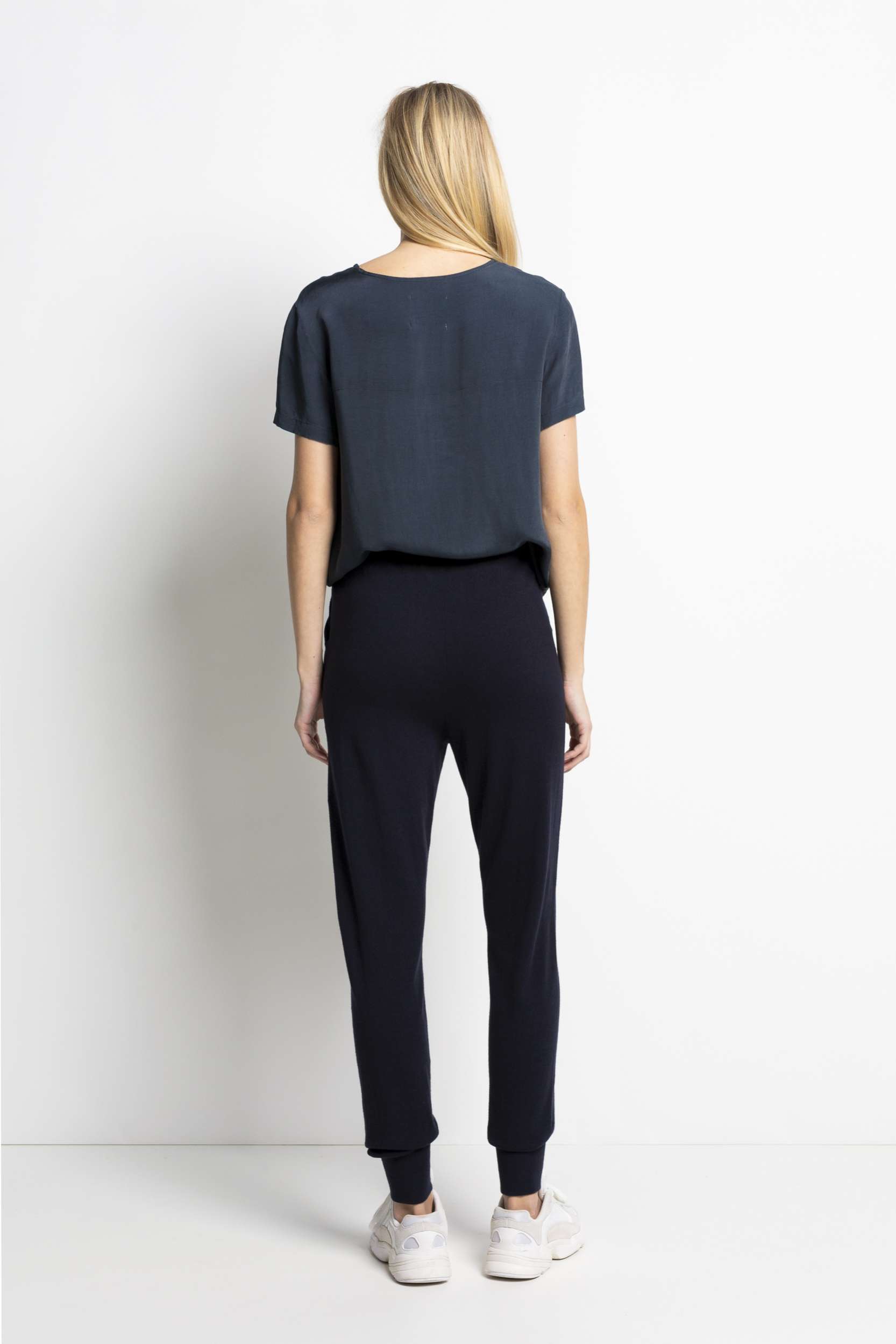 Humanoid_DANI_top-Midnight_1