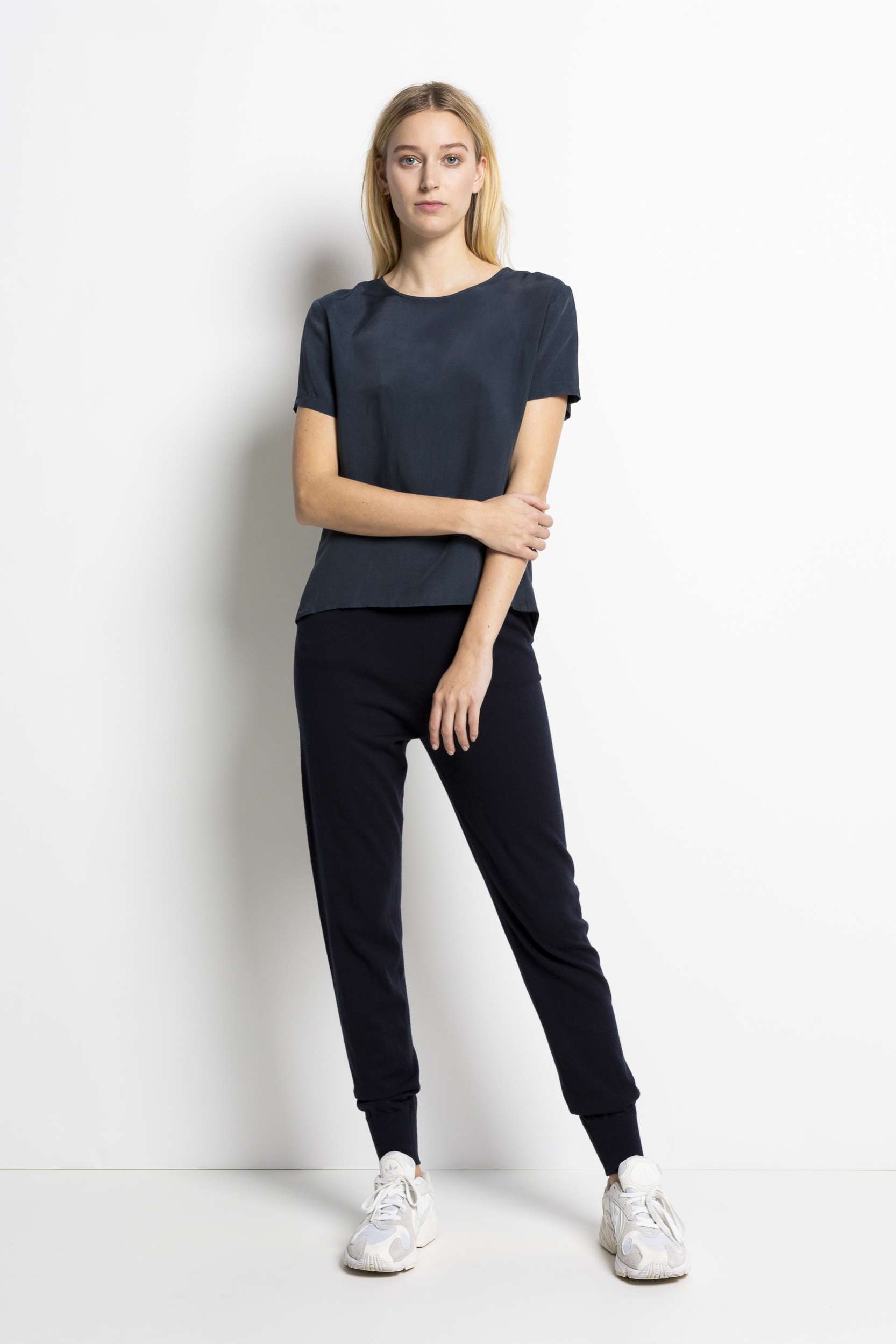 Humanoid_DANI_top-Midnight_3
