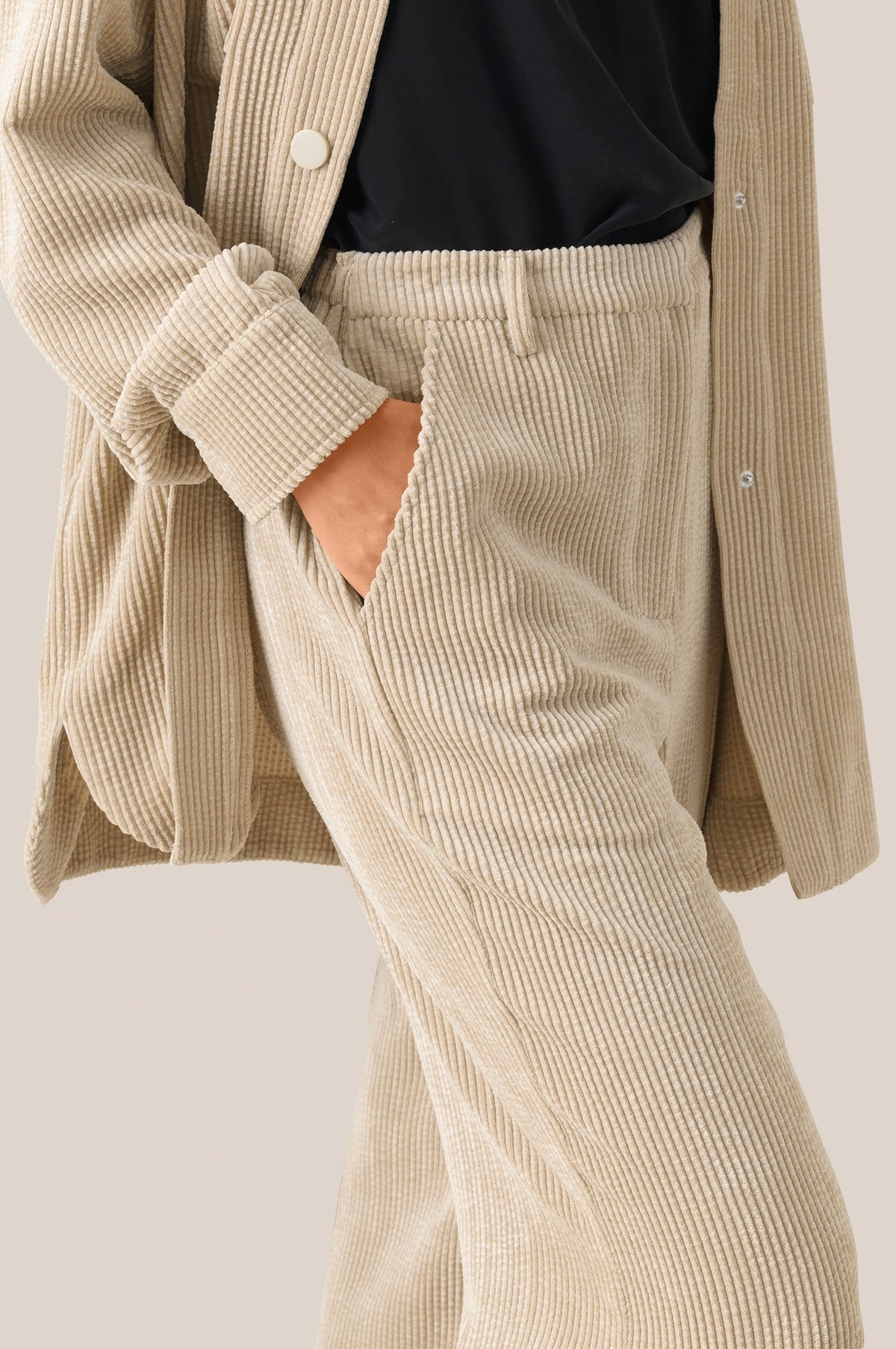 SecondFemale_GAIA_TROUSERS-BISCOTTI_2