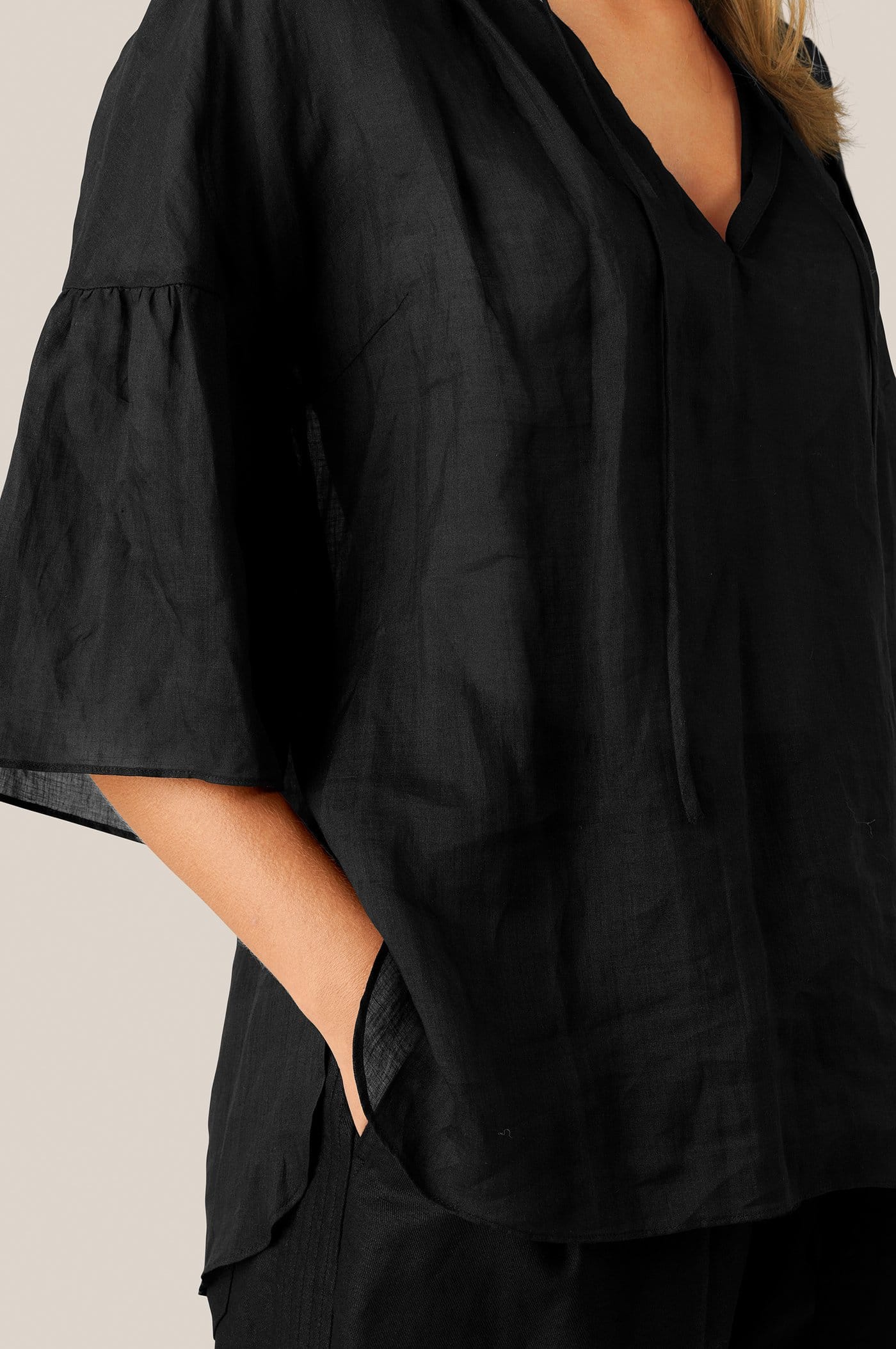 Second-Female_AIDA_SS_BLOUSE_BLACK_2