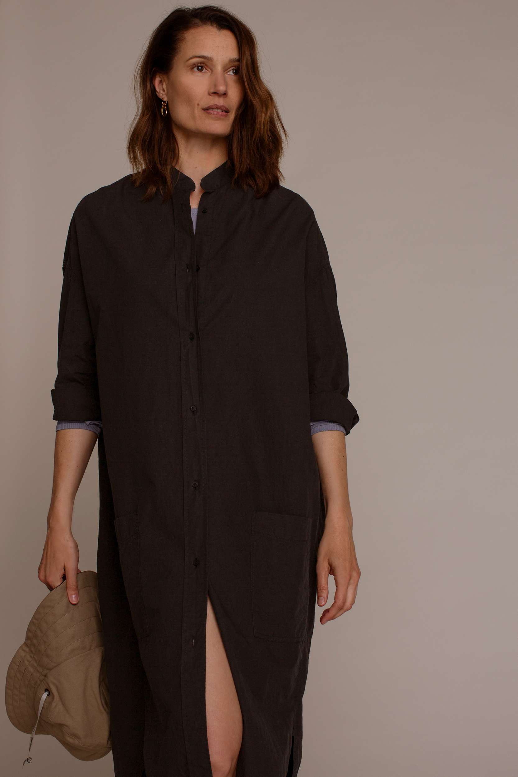 Humanoid_Dirah-dress_blackish_1