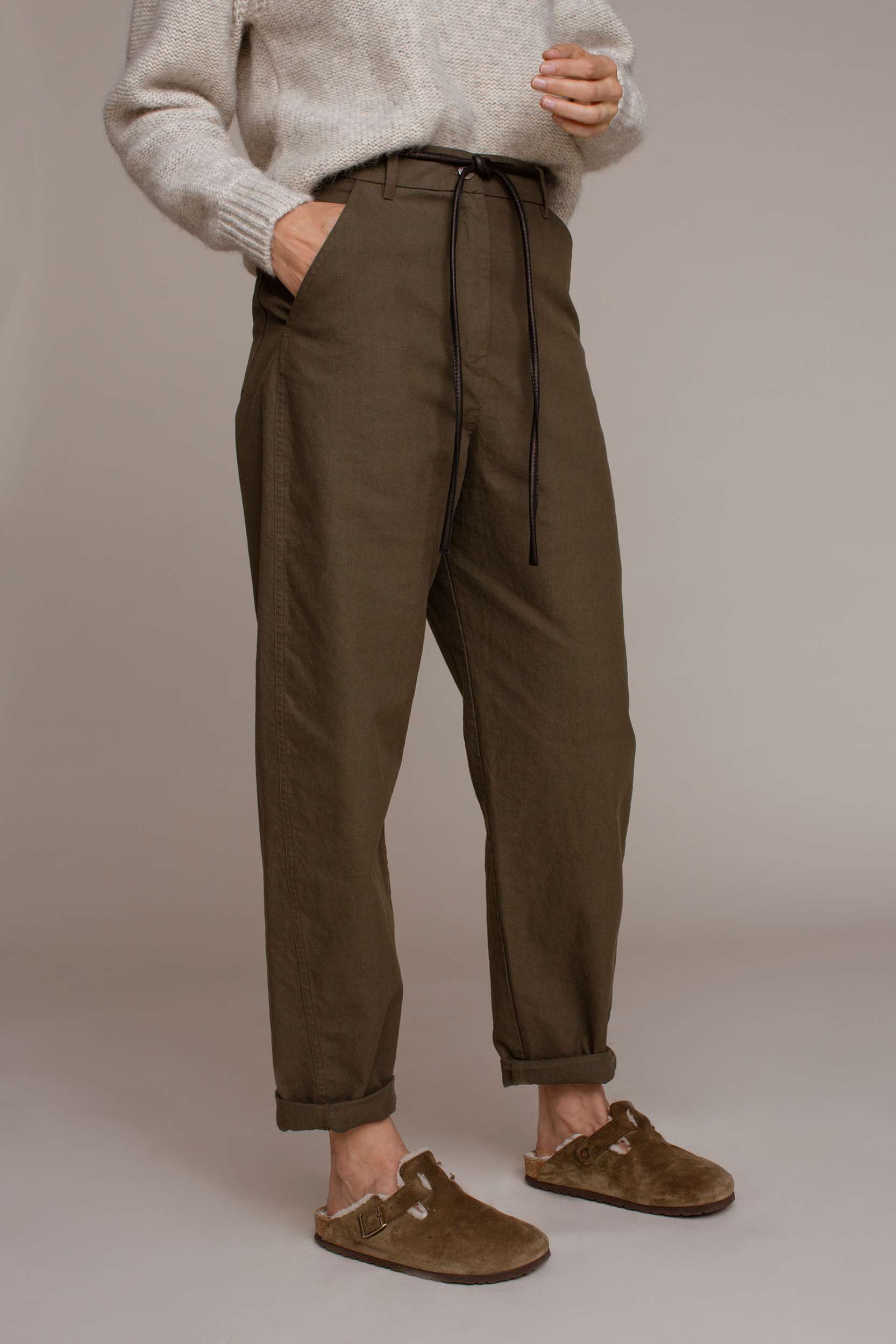 Humanoid_Peggy-trousers_military