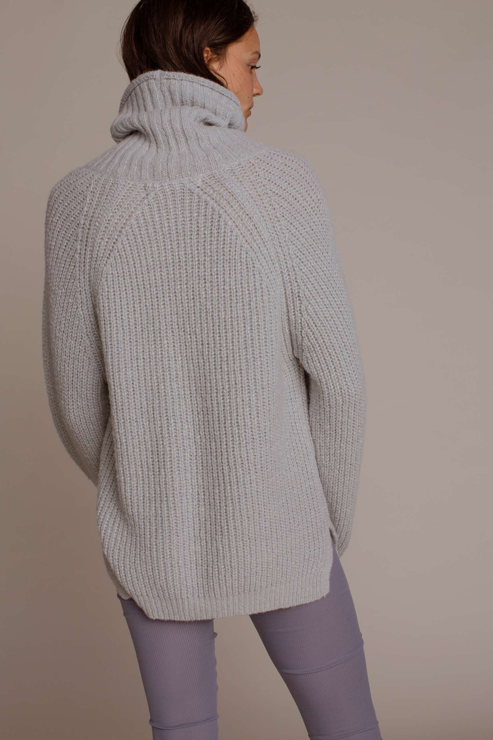 Humanoid_JANA_Jumper_ICE_2