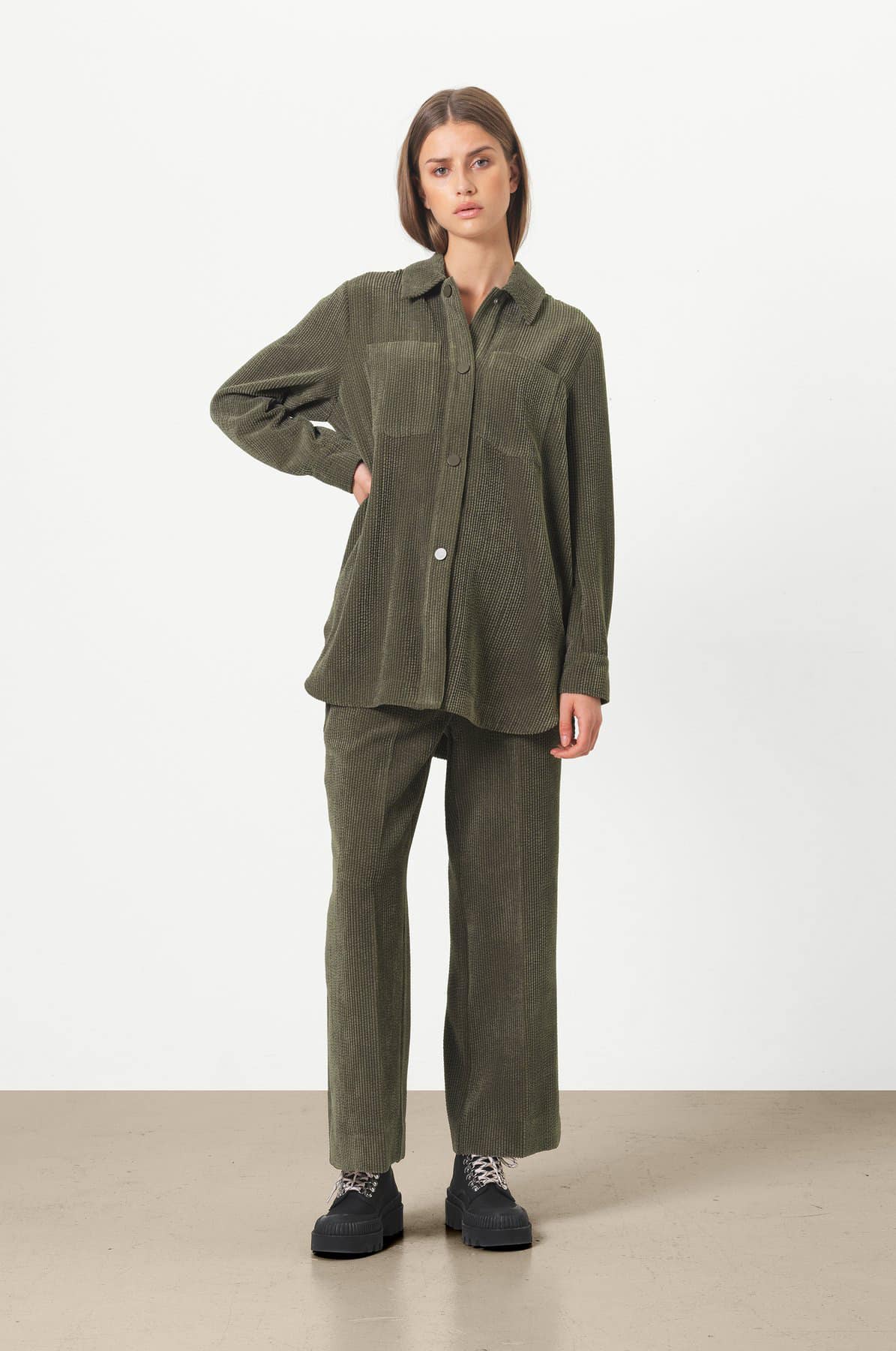 Second_Female_Boyas_Trousers_1