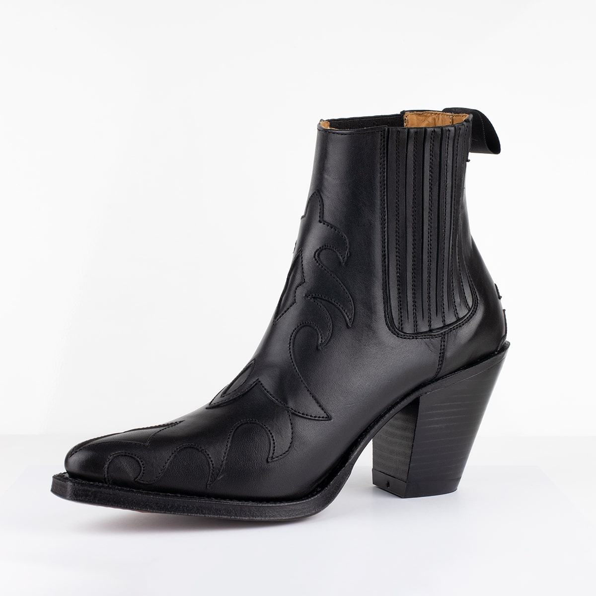 TonyMora_GabDasluMescalero_PalermoNegro_S2_€315