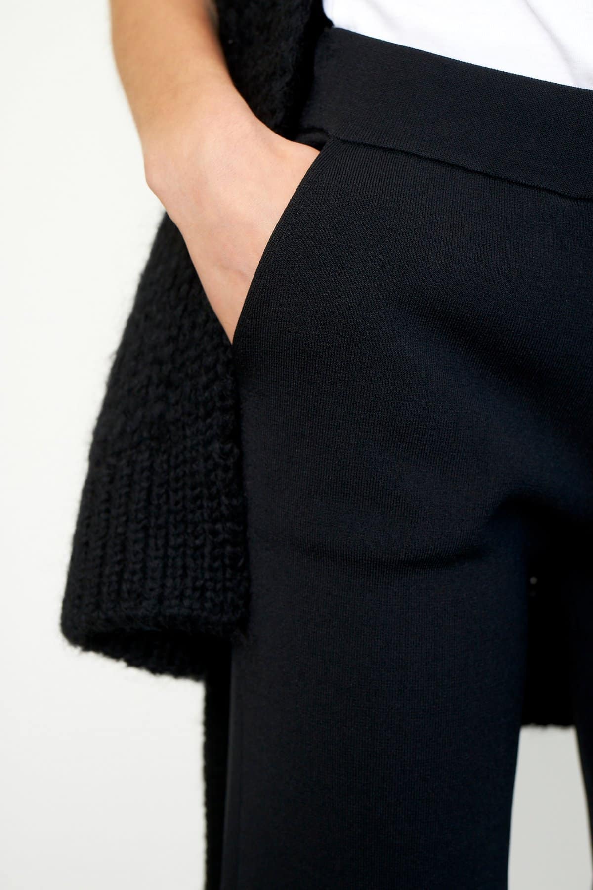 Second-Female_Paris_Trousers_2