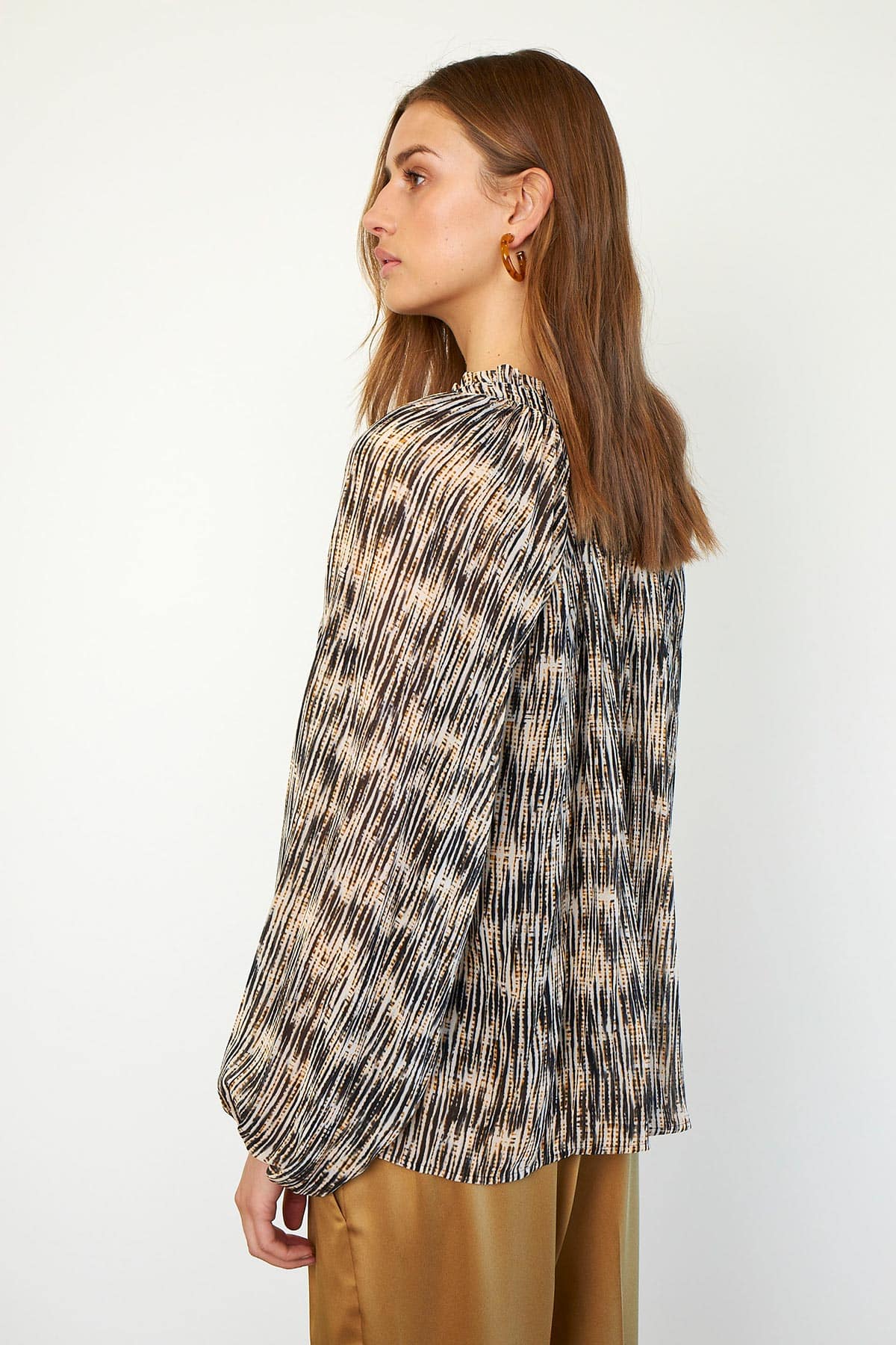 Second-Female_Rogers_Blouse_2