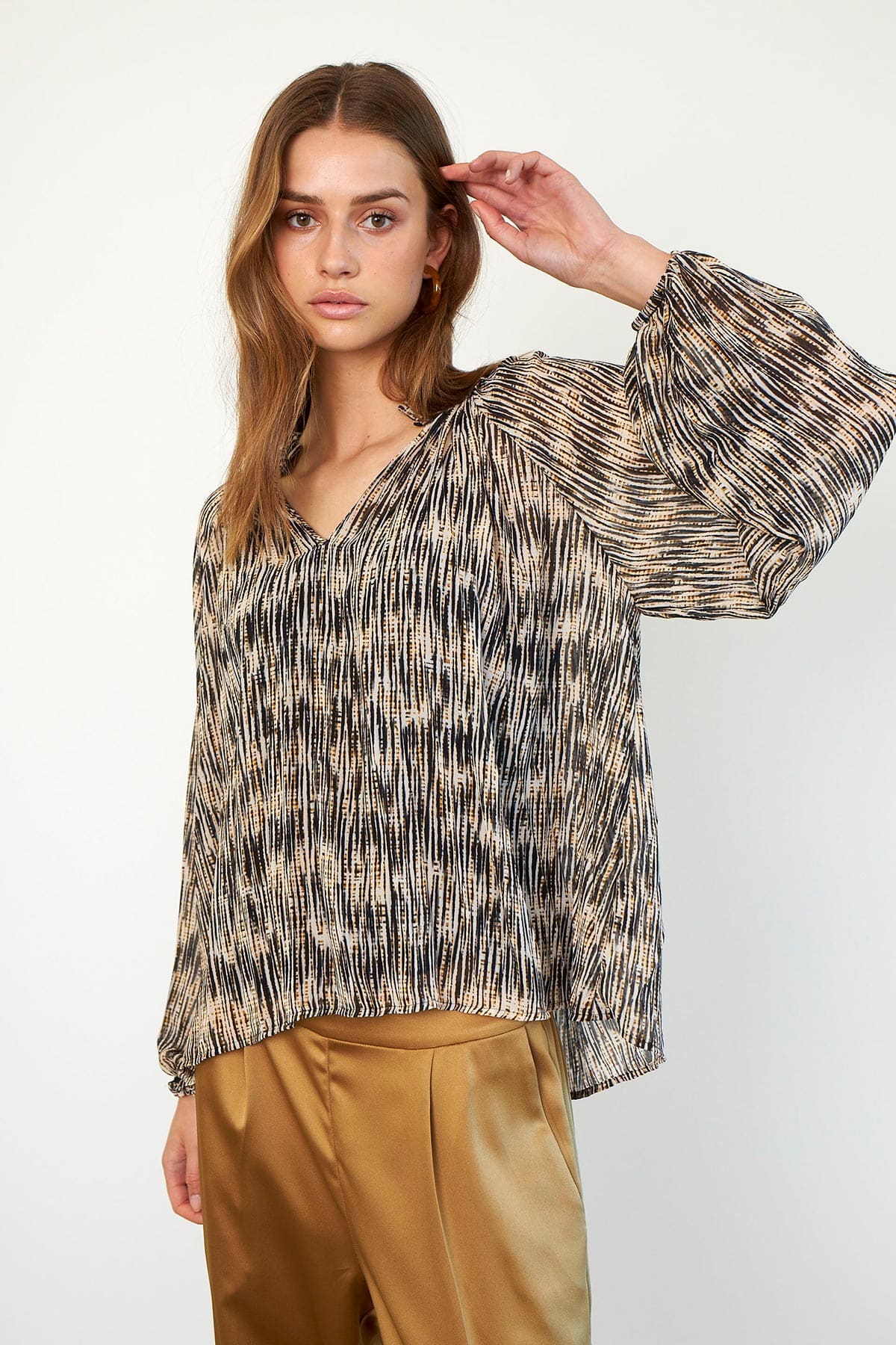 Second-Female_Rogers_Blouse_4