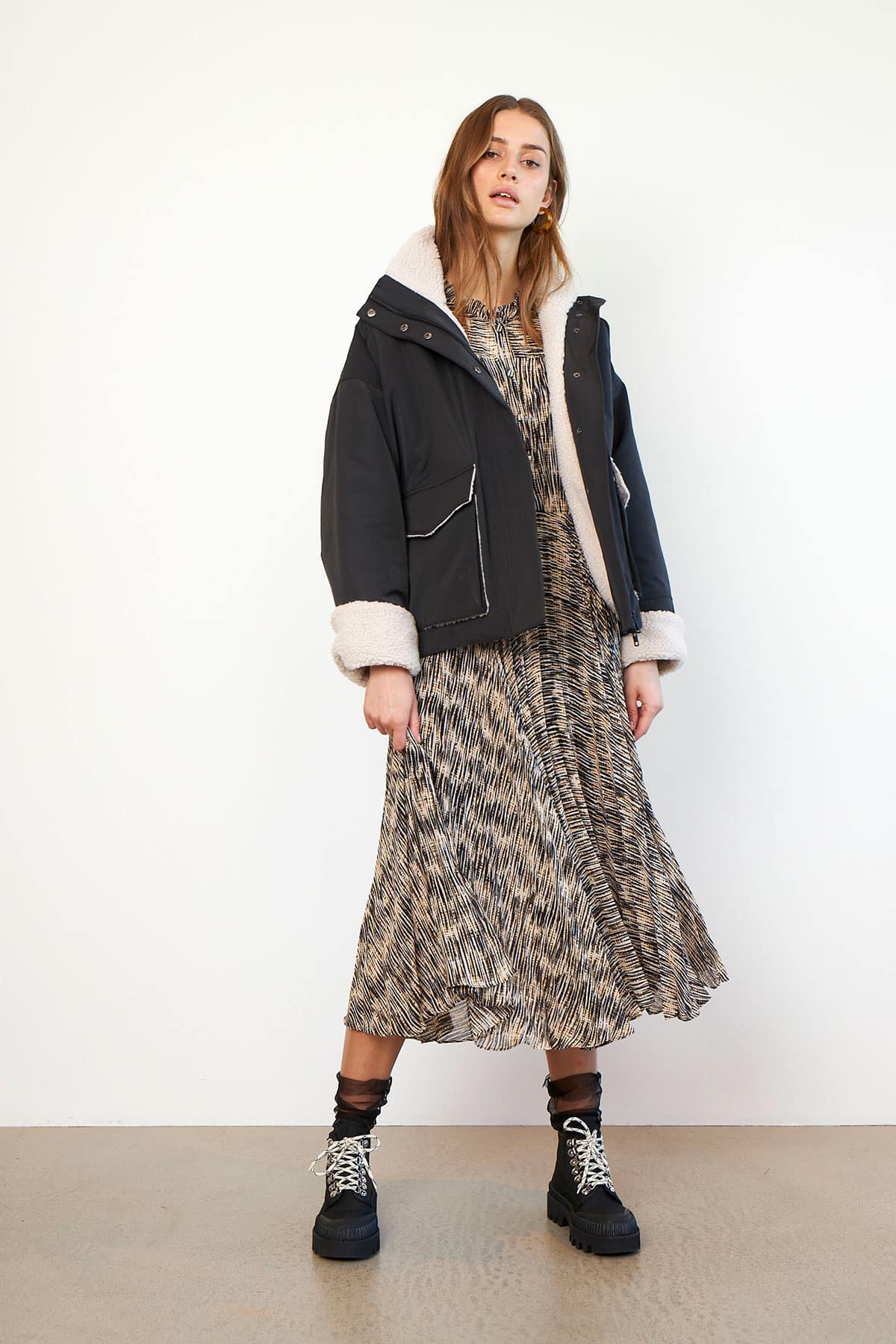Second-Female_Rogers_Dress_3