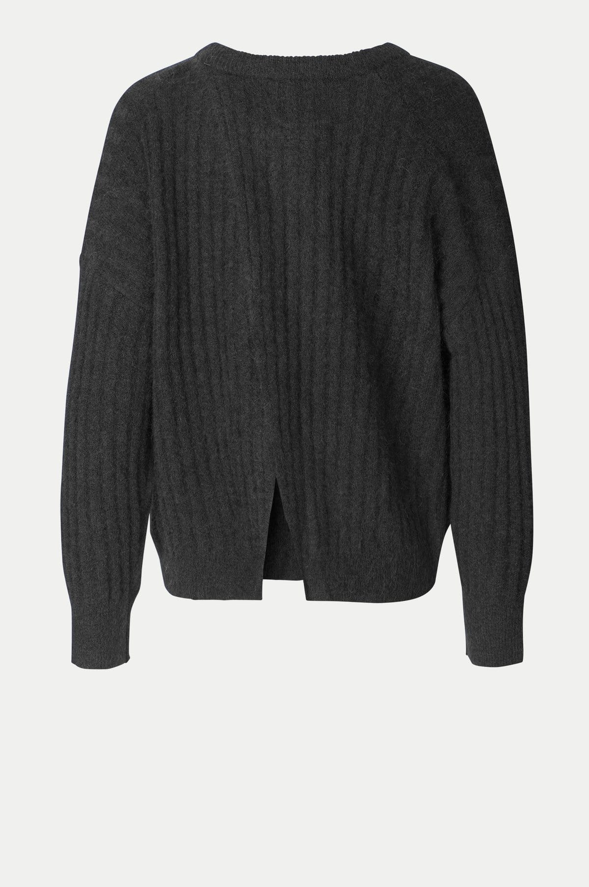 SecondFemale_Brooky-Knit_4