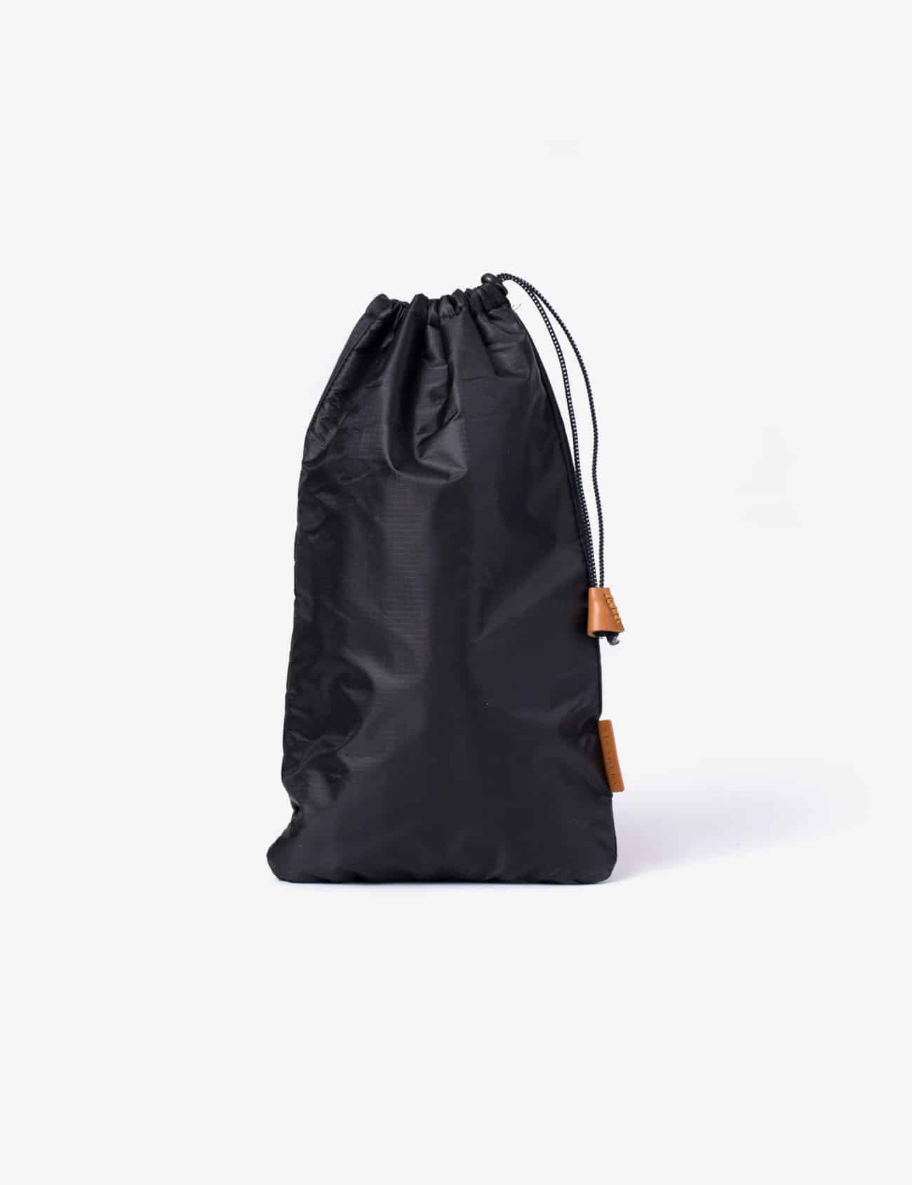 Steamery_Cirrus-No.2-Hand-Steamer-Black_3