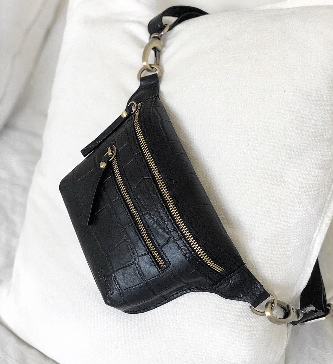 O-My-Bag_becks_bum_bag_croco_Black_2