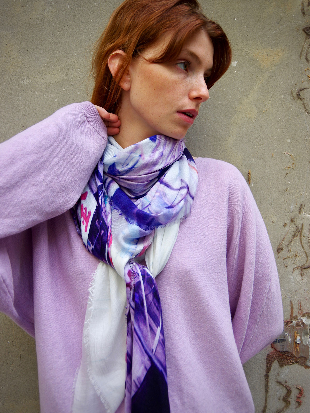 Talking_Walla_hong-kongEla-Scarf_2