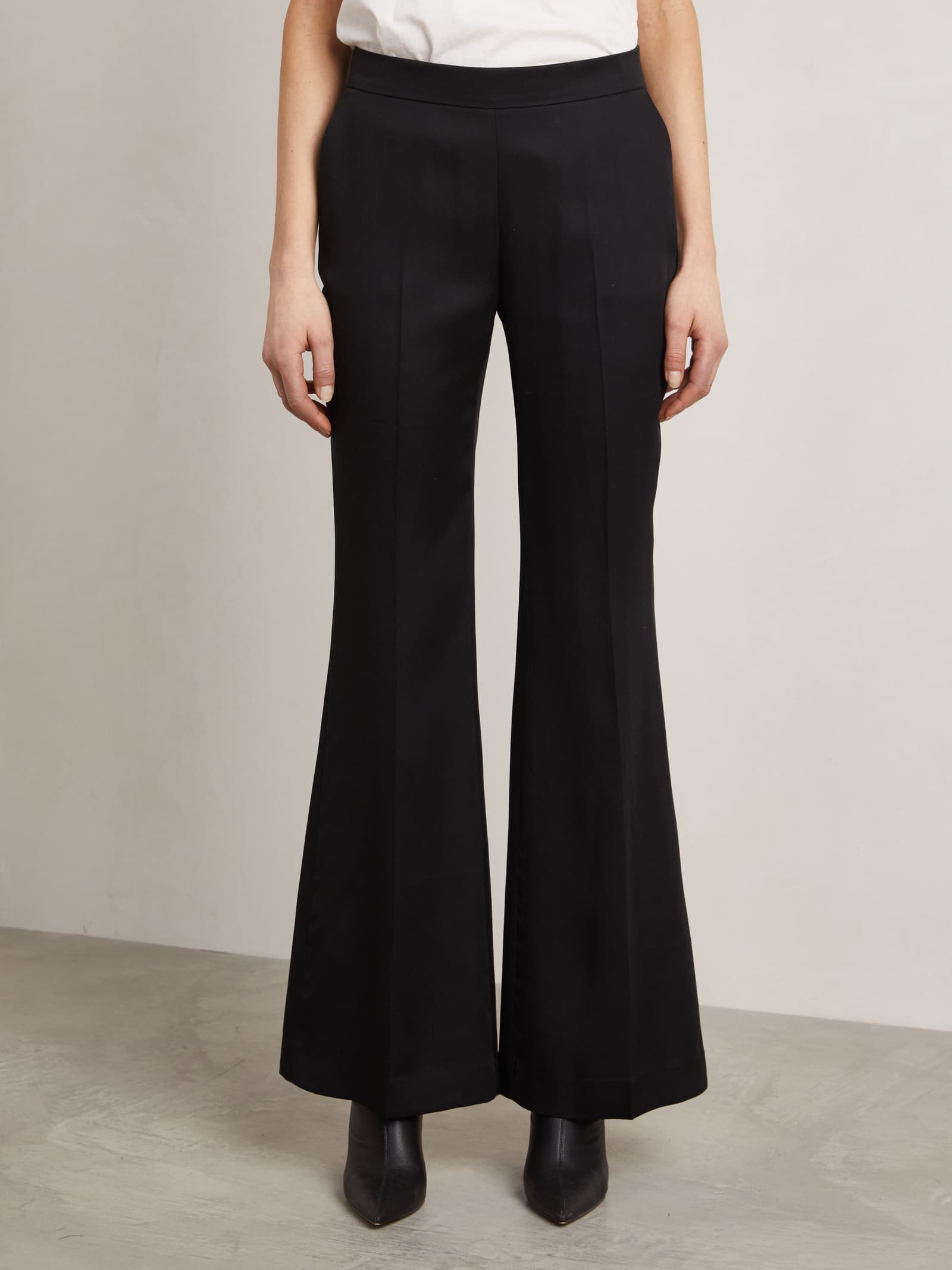 290_06c882690b-10000226_ronpants_darkeveningblack_front1-1600