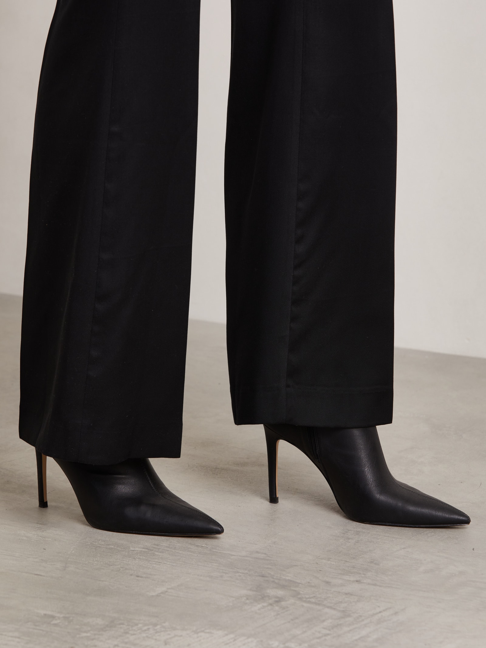 290_4c41426db4-10000226_ronpants_darkeveningblack_detail2-1600