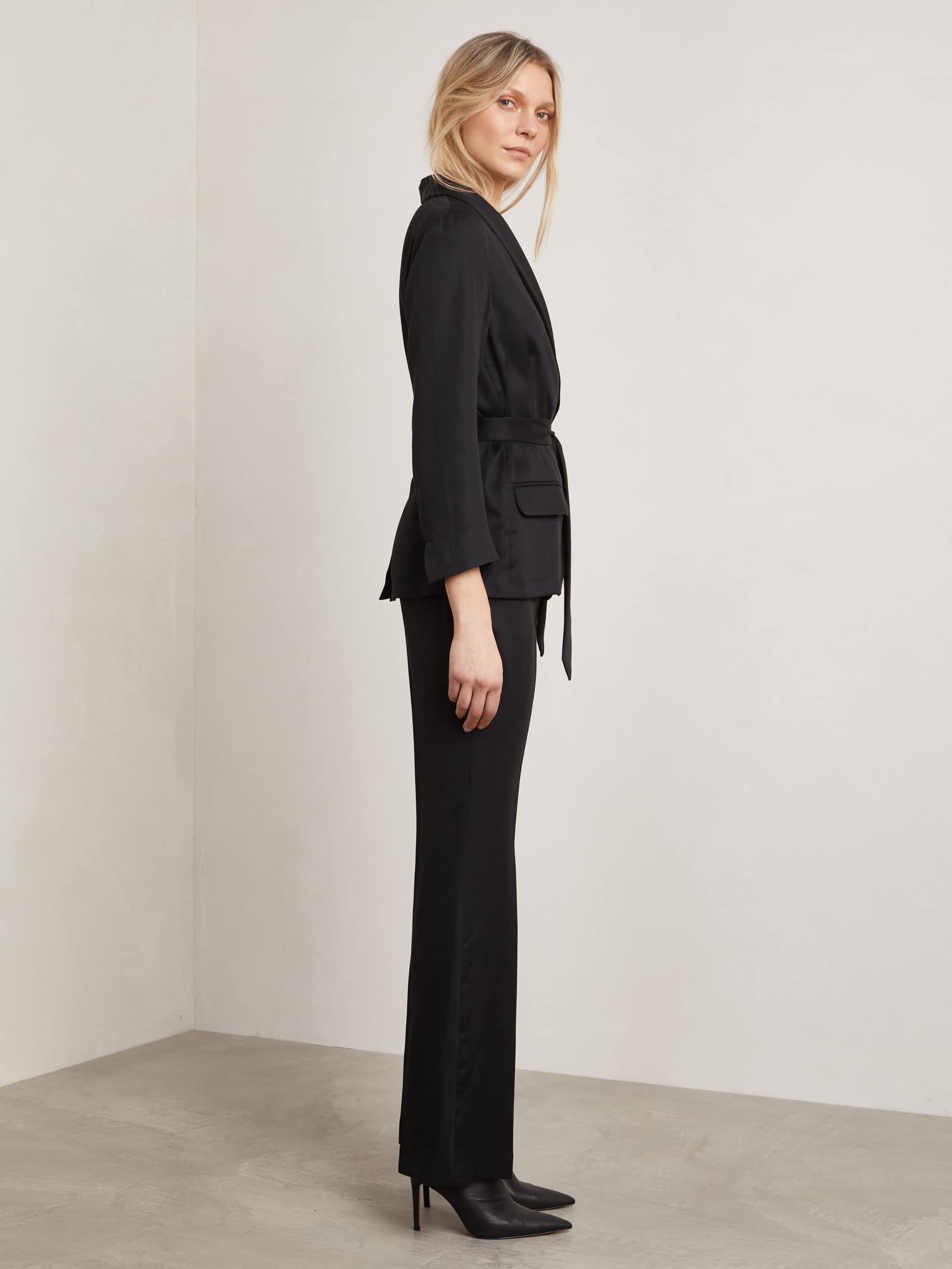 290_6eafab1566-10000226_ronpants_darkeveningblack_front8-1600