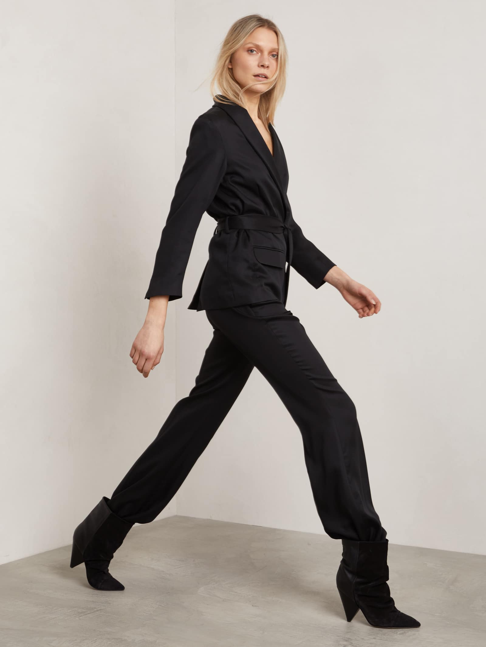 290_9c75c3e000-10000226_ronpants_darkeveningblack_front7-1600