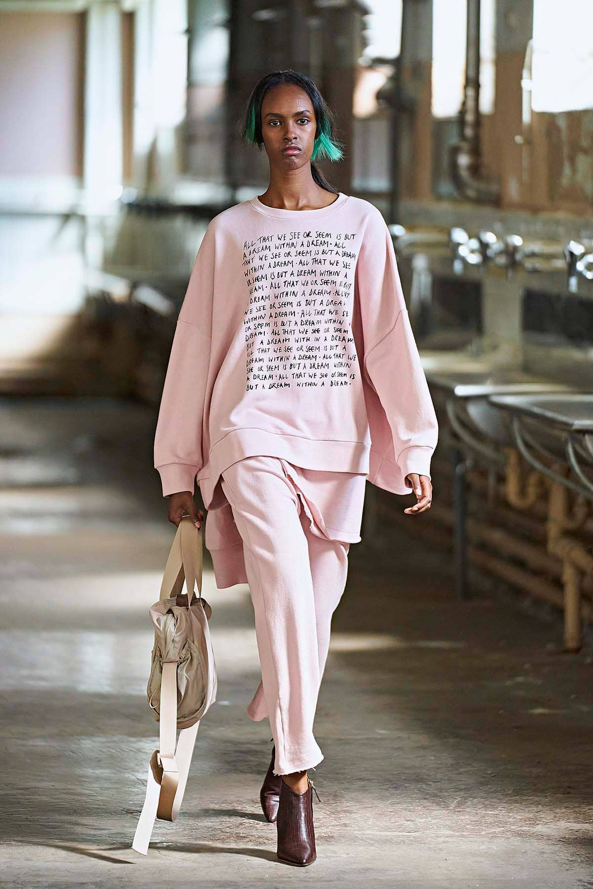Rabens-Saloner-Kia-sweater_3