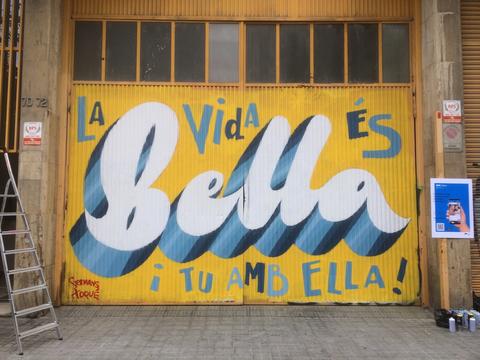 Talking-walls-joy_la_vida_es_bella_1