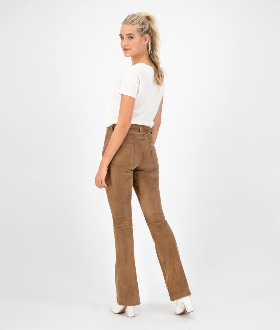 Goosecraft_hartvillepants_sand_vrouw_back