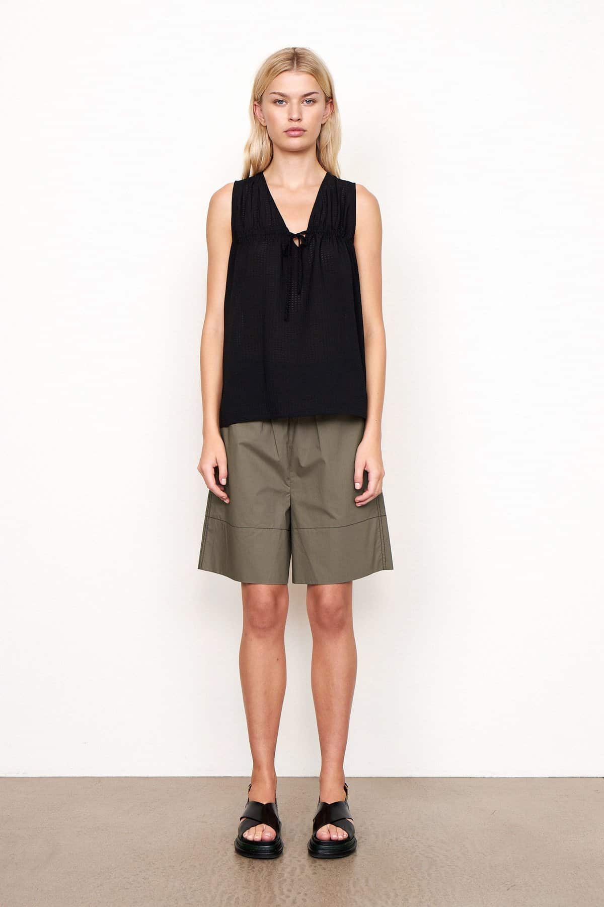 Second-Female_Larkin-Shorts-Stone-Gray_1