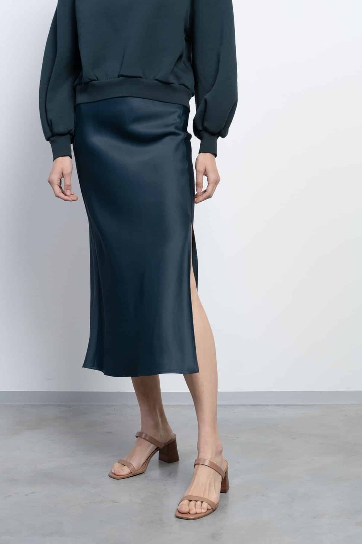 AME_coletta skirt_FW21_WEB_1800px-5590_2000x