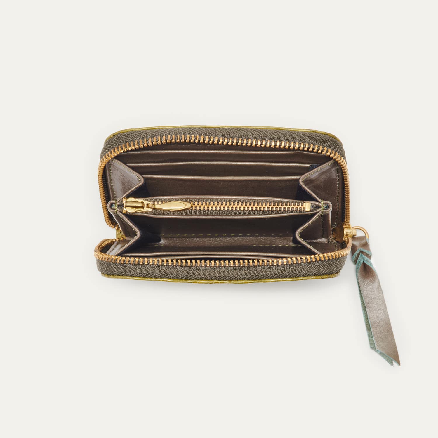 Claris_Virot_kaki-lizard-mini-bob-wallet_1