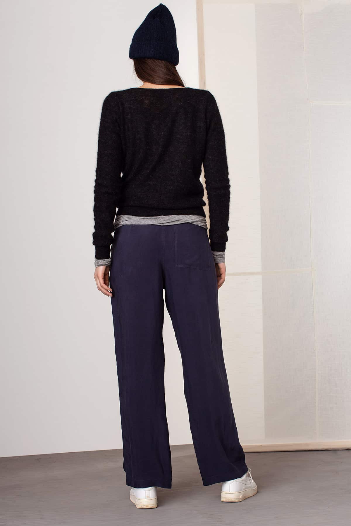 Humanoid_RIGG_trousers_NIGHT_04