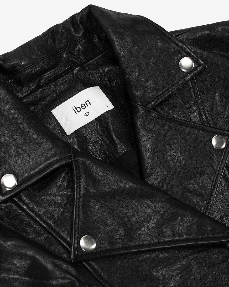 4220OnniVestJacketINHIBENBlack_Placket_1200px