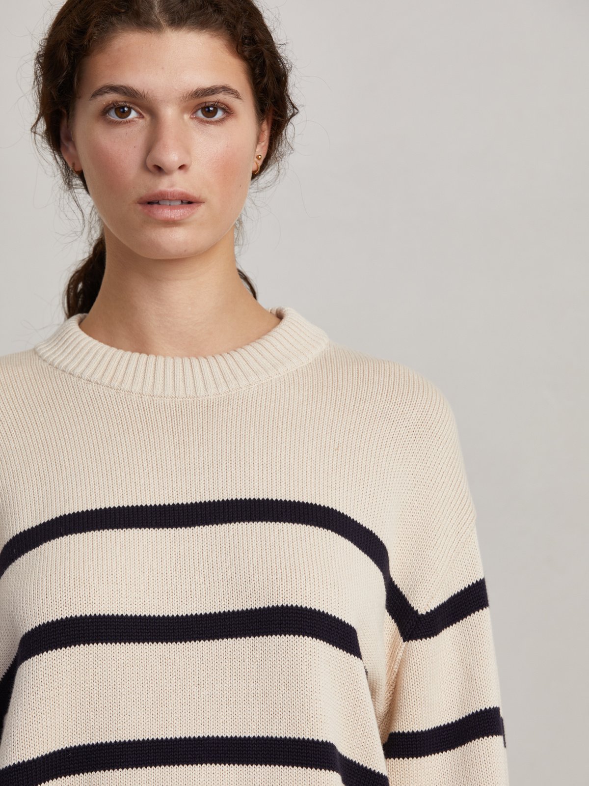 6710_4bc23371a4-10000281_daniellasweater_sand-darkchicbluestripe_detail2-1200