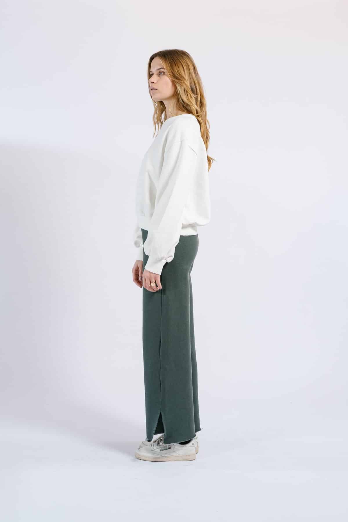 ClemenceOffWhiteSweatshirt_ame_aw21_web1800px-1715_2000x