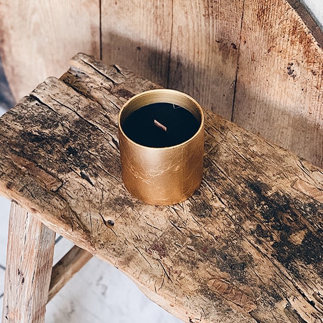 Paju-Design_Dark-Classic-Gold_candle_2