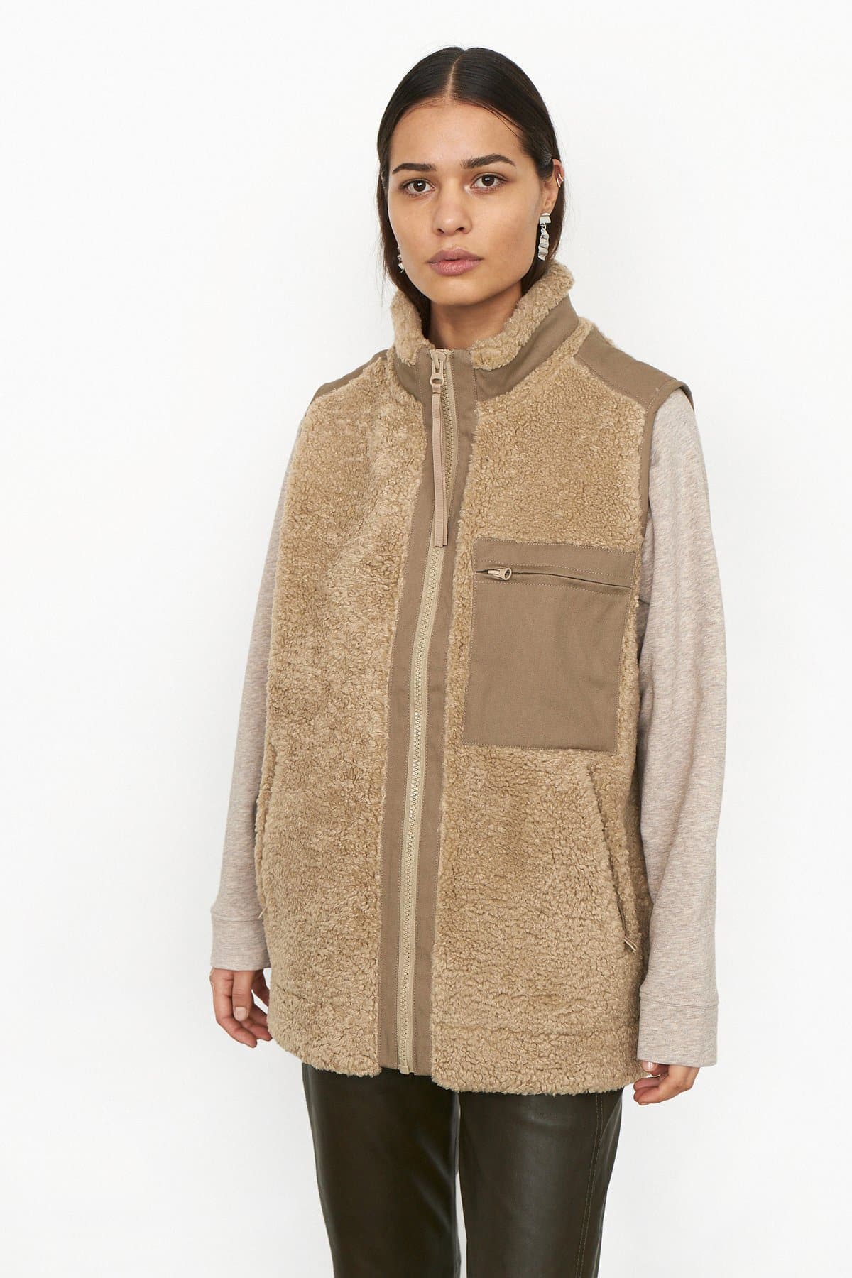 SecondFemale_Krizian-waistcoat_2