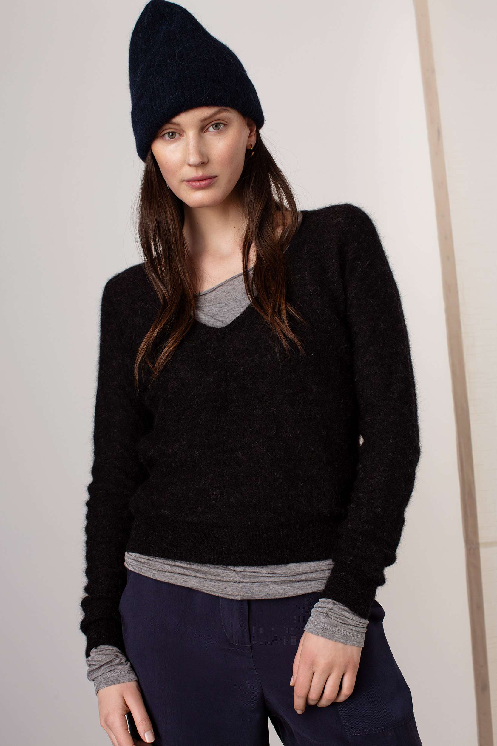 WEBSHOP_FOSTER_BLACKI_019POIT9oMwtUSC_833x1250@2x