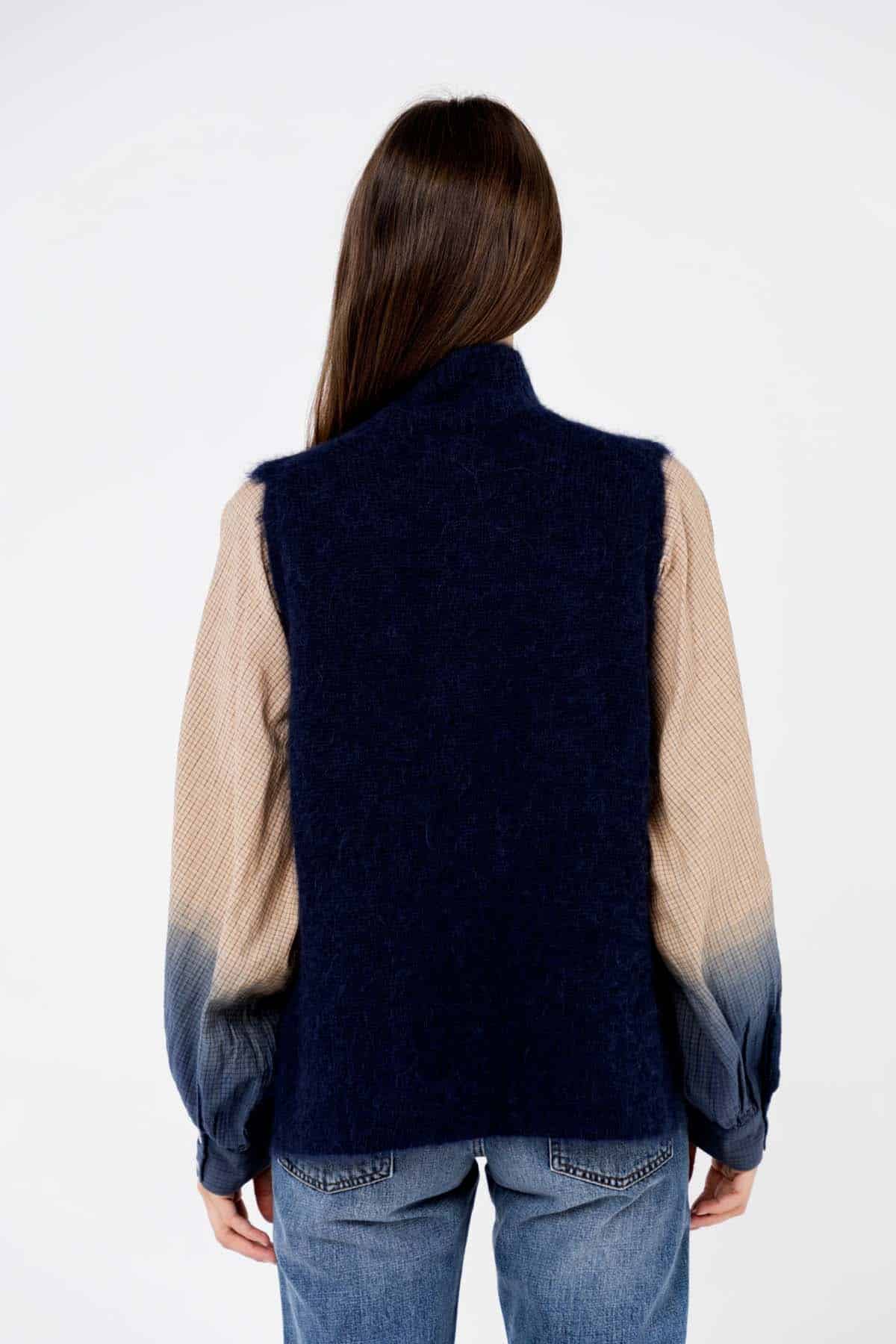 nael-sleeveless-sweater-3