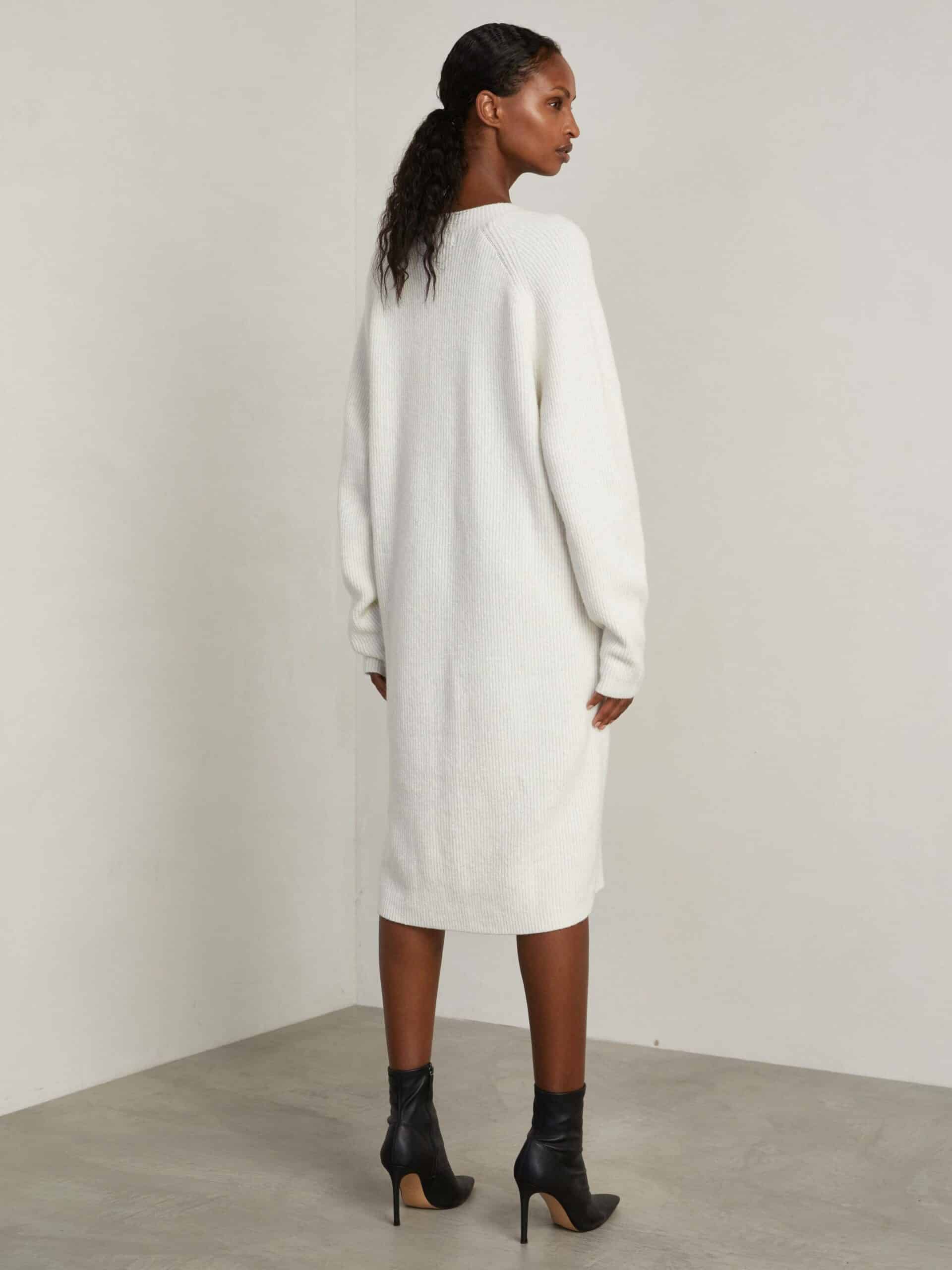 6736_53aff0aec3-10000270_juliettesweater_whitemelange_back2-2400