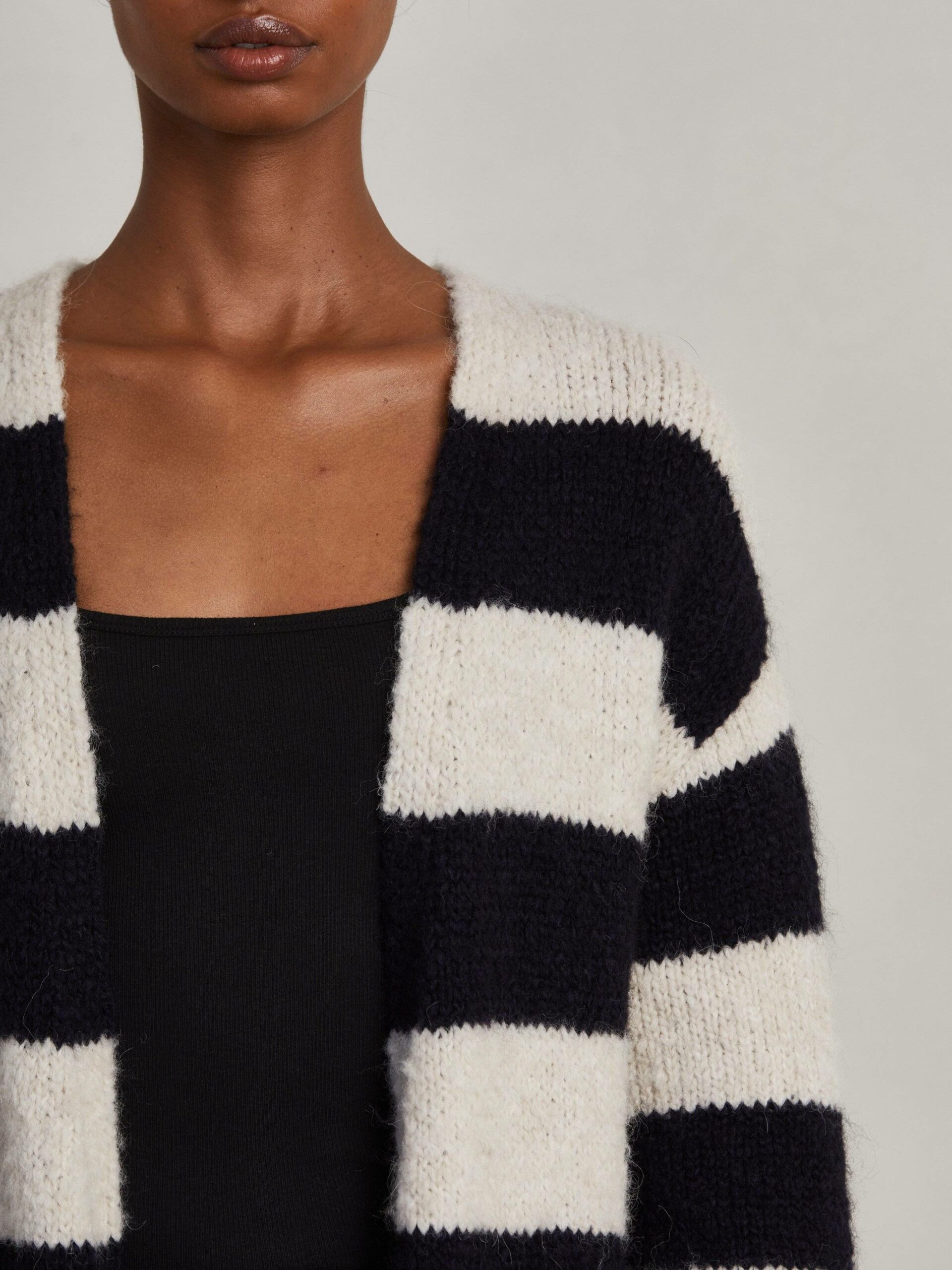 6787_c7e8cfebcb-10000339_deanlongcardigan_sand-darkchicbluestripe_detail5-2400