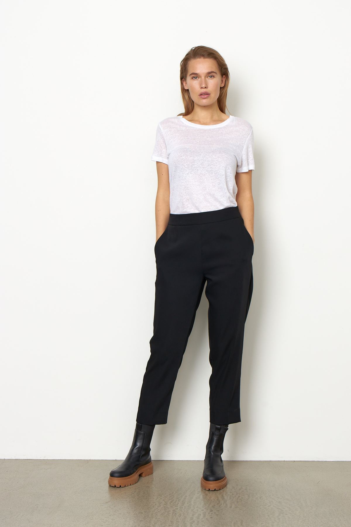 SecondFemale_Garbo-trousers_4
