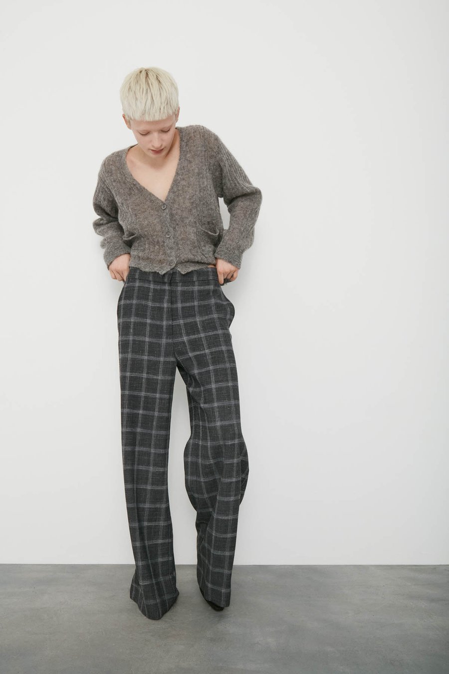W21462352_L_900x
