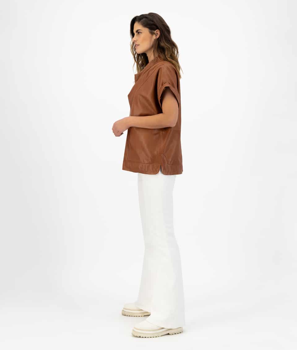 isa-top-cognac-side