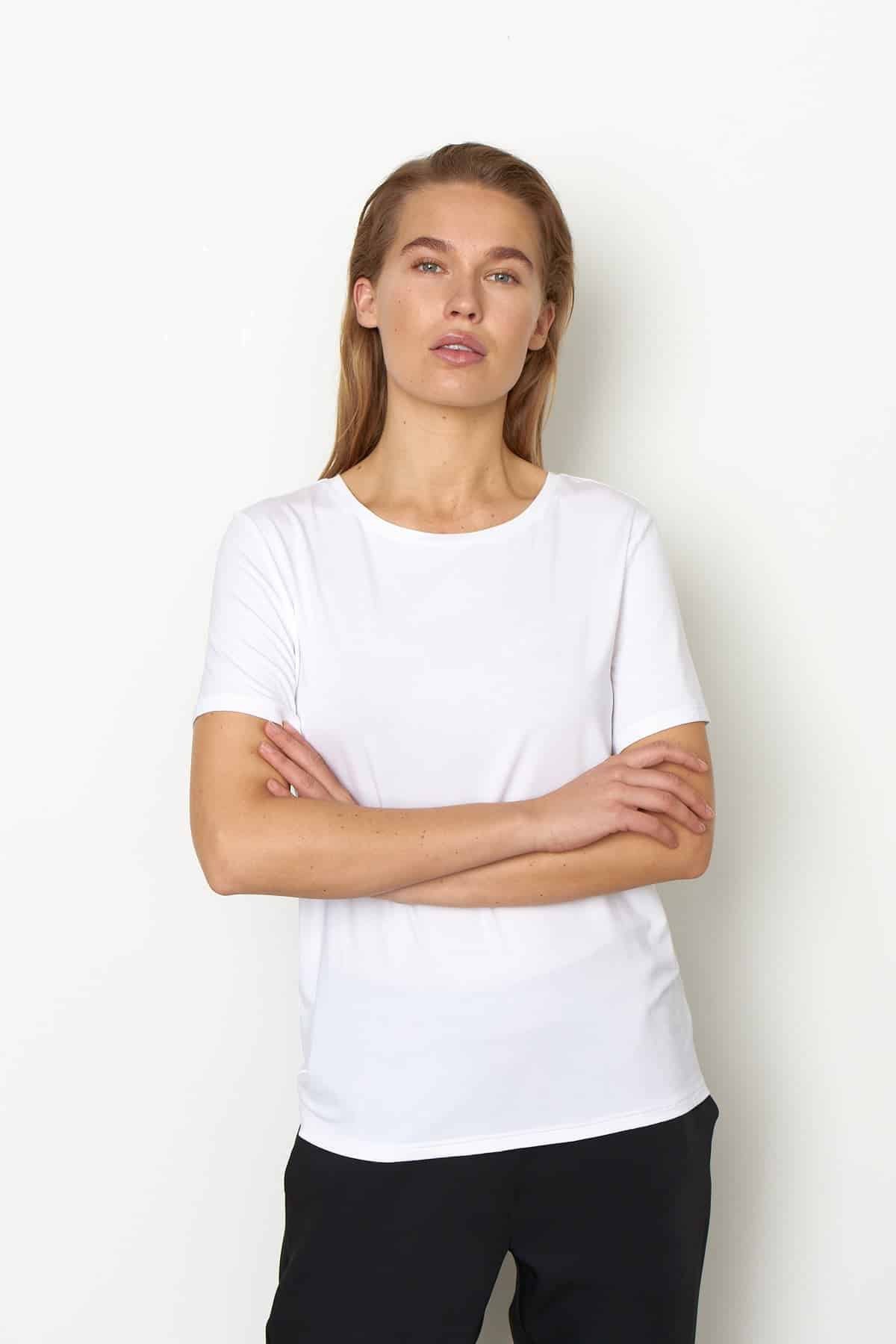 Second-Female_Ello-Tee_white_1