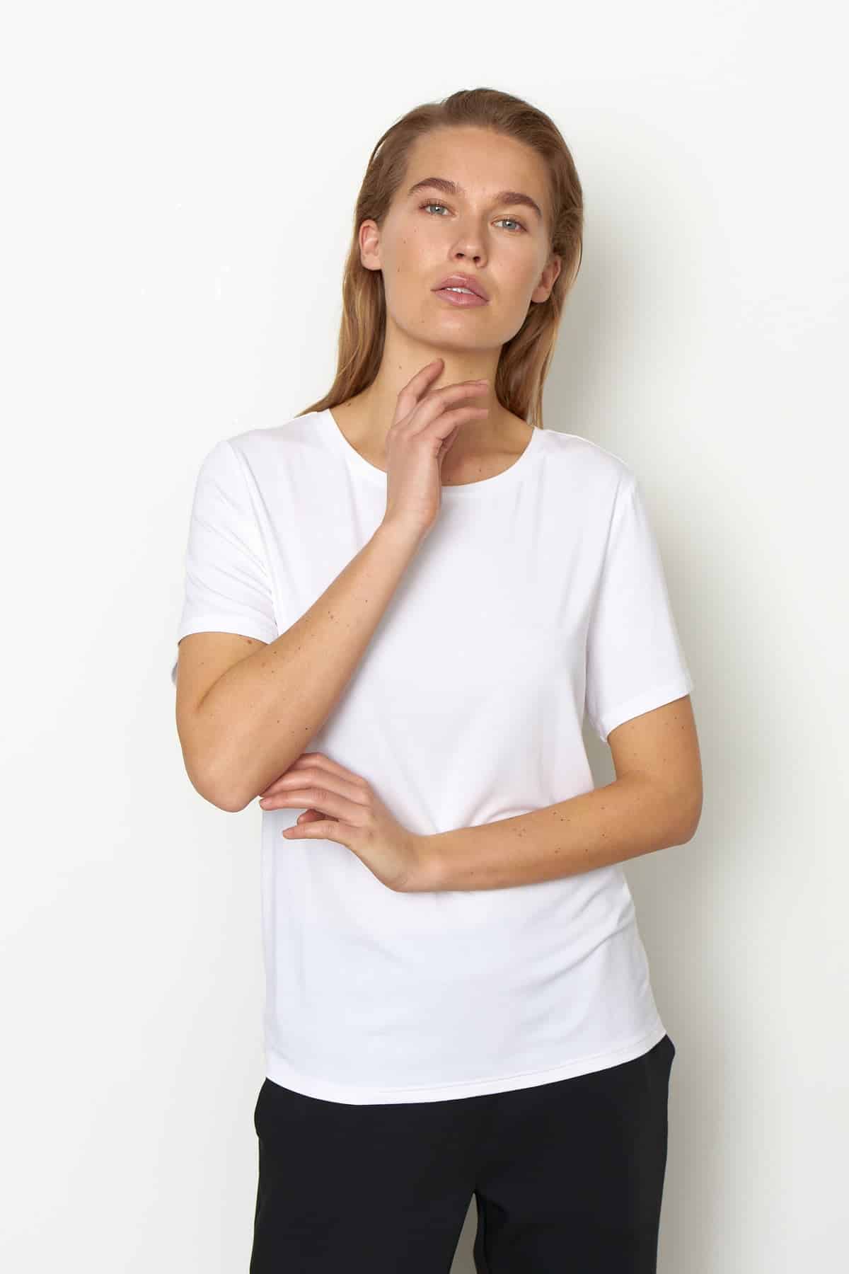 Second-Female_Ello-Tee_white_3