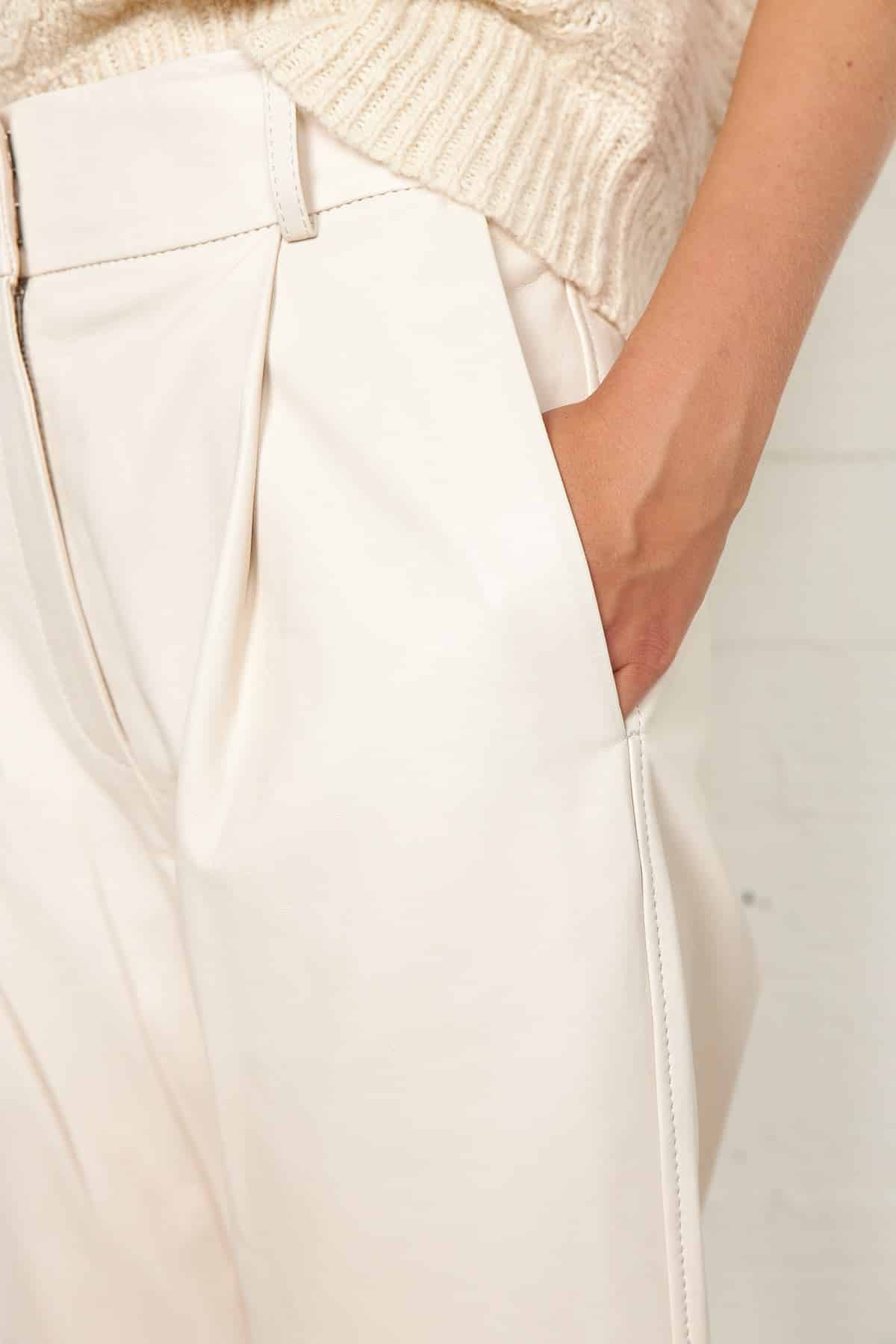 Second-Female_Indai-Leather-Trousers_2