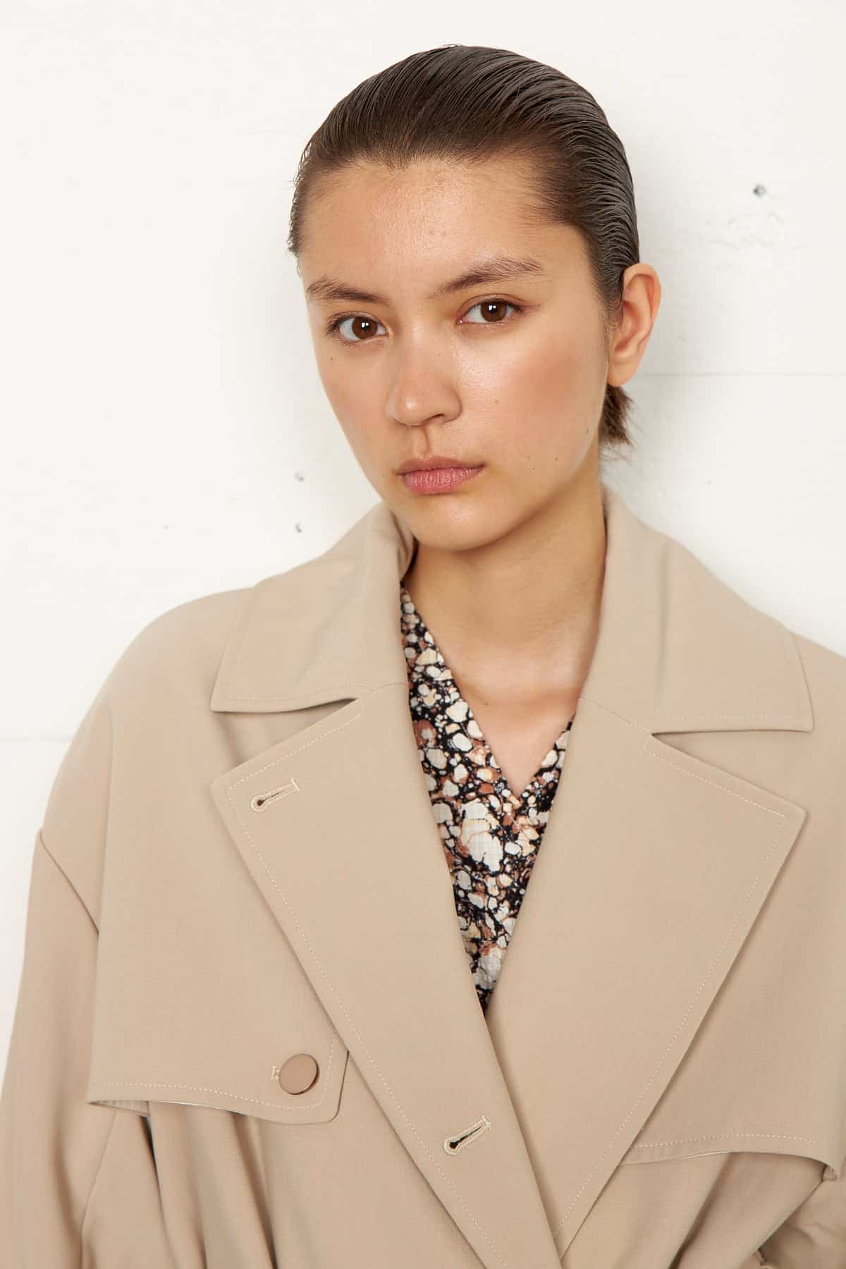 Second-Female_Silvia-trenchcoat_2