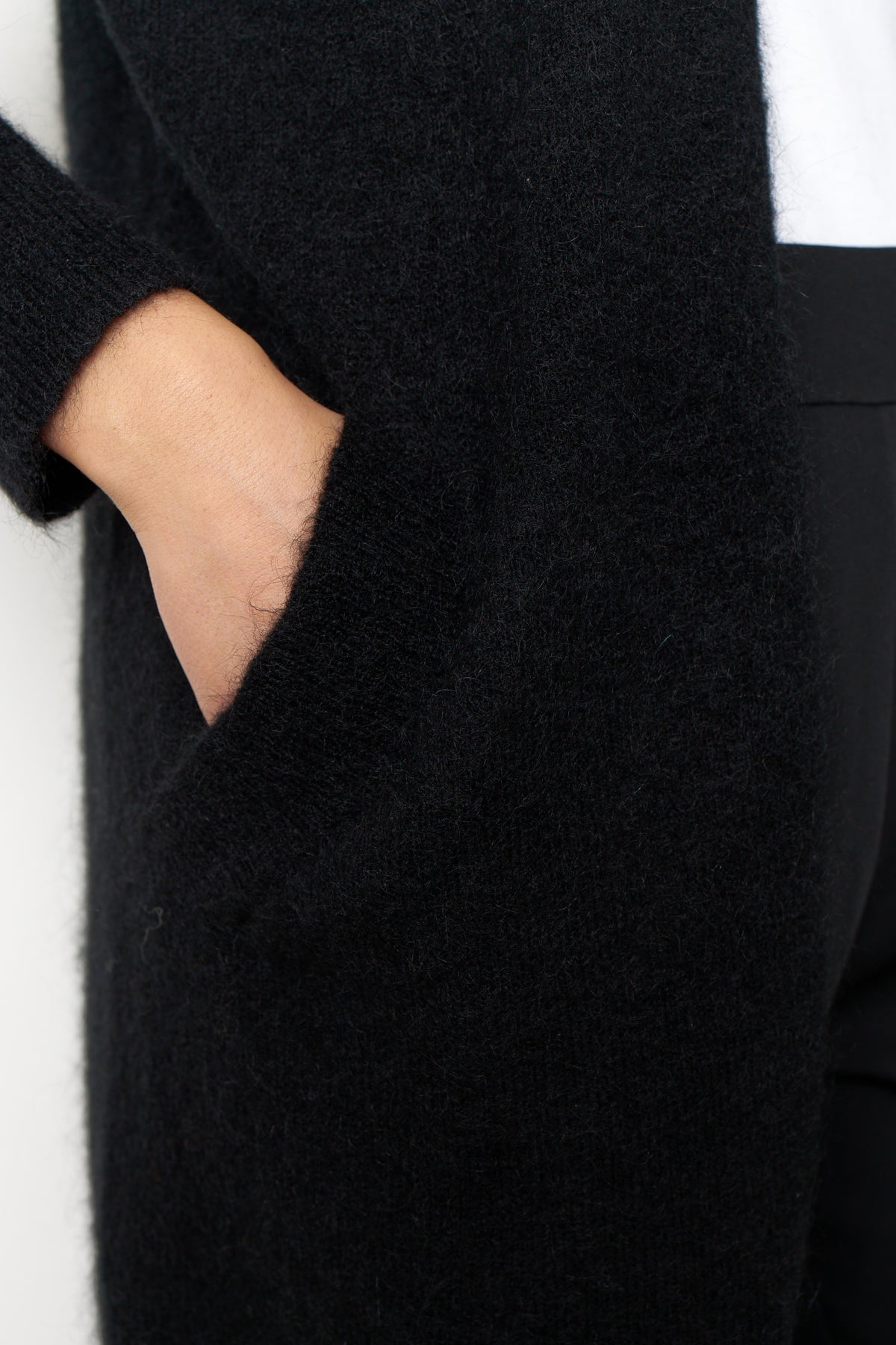 Second-female_Brook-knit-cape_black_2