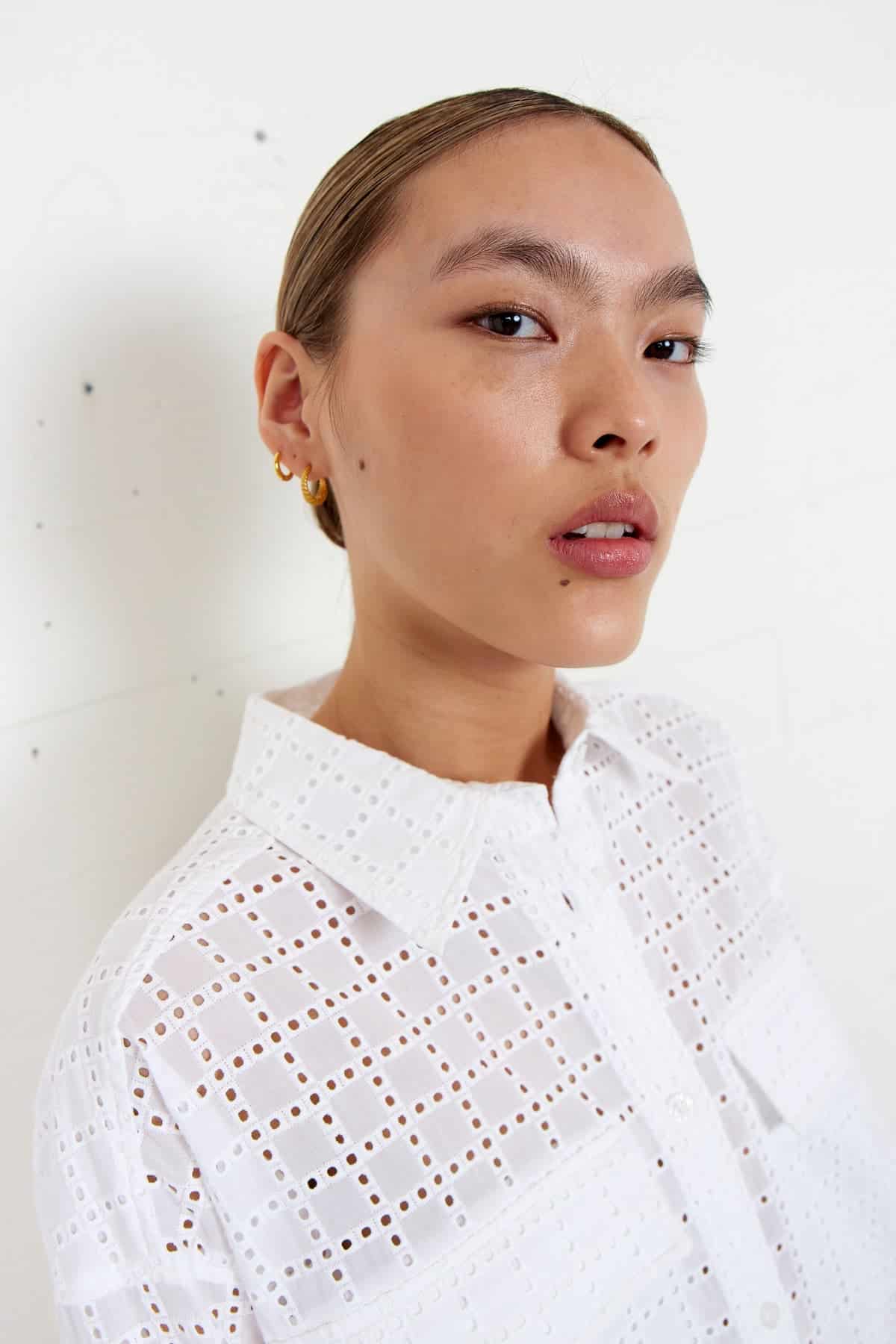 Second-Female_SOLFRID-SHIRT-WHITE_4